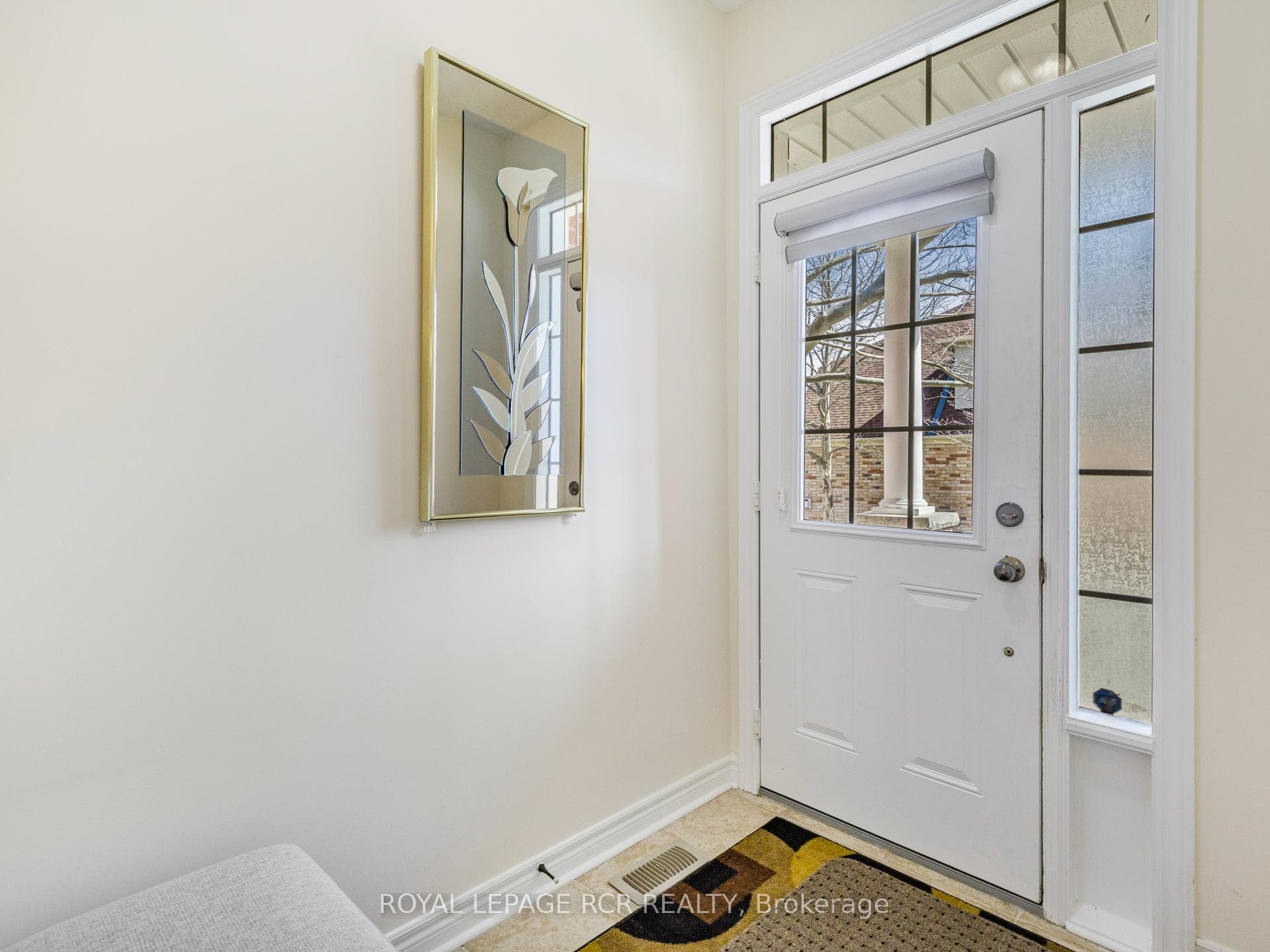 558 Tapestry Lane photo 4