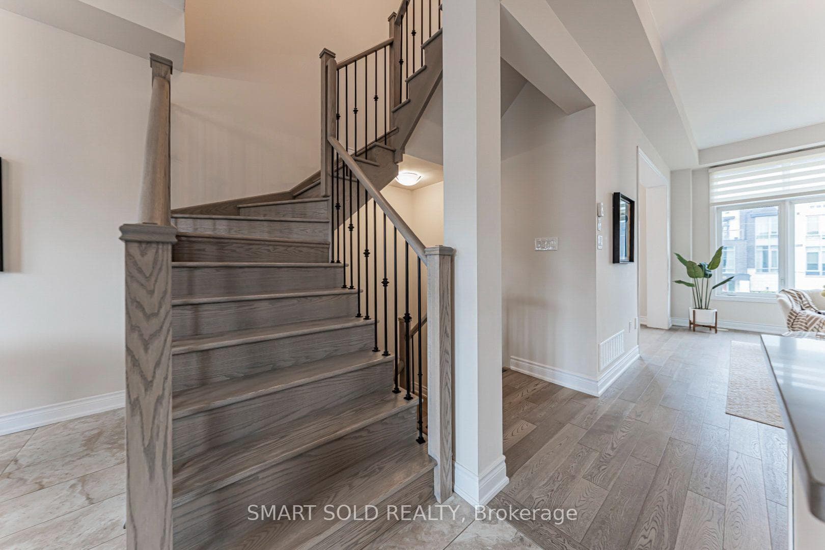 585 Marc Santi Boulevard photo 29