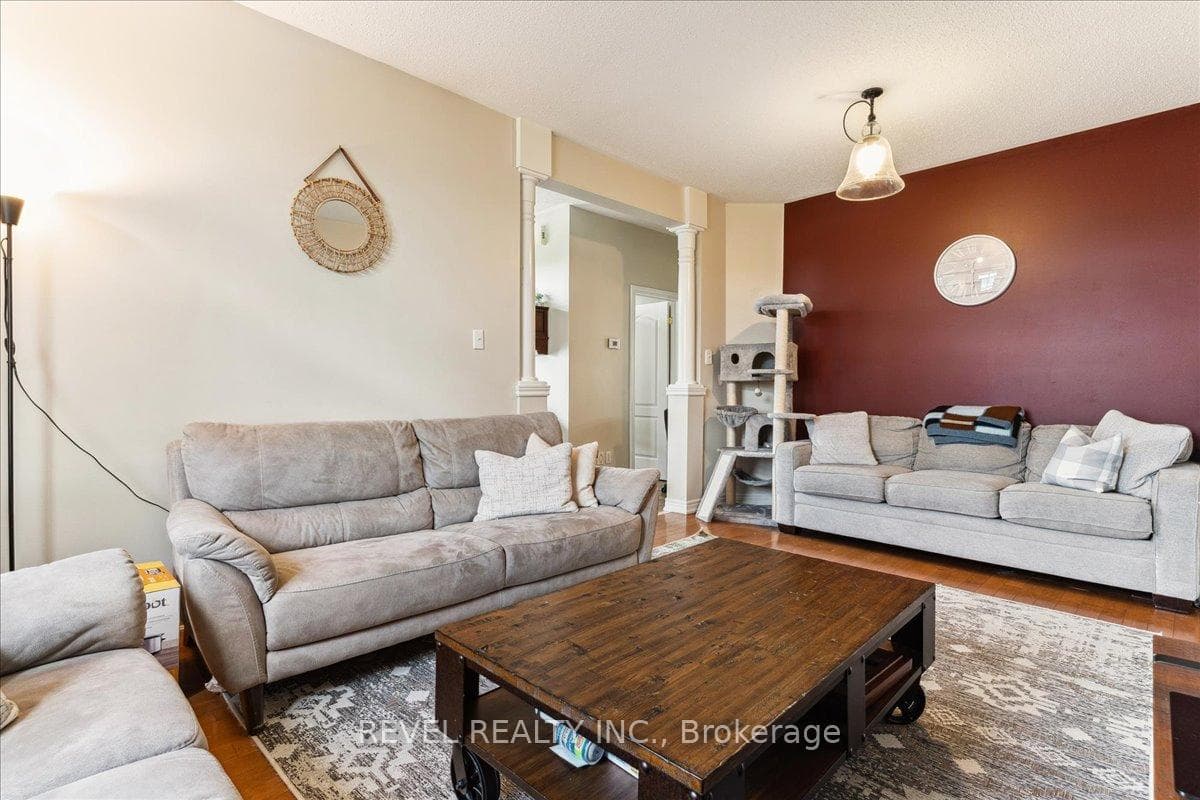 63 Westhampton Way photo 9