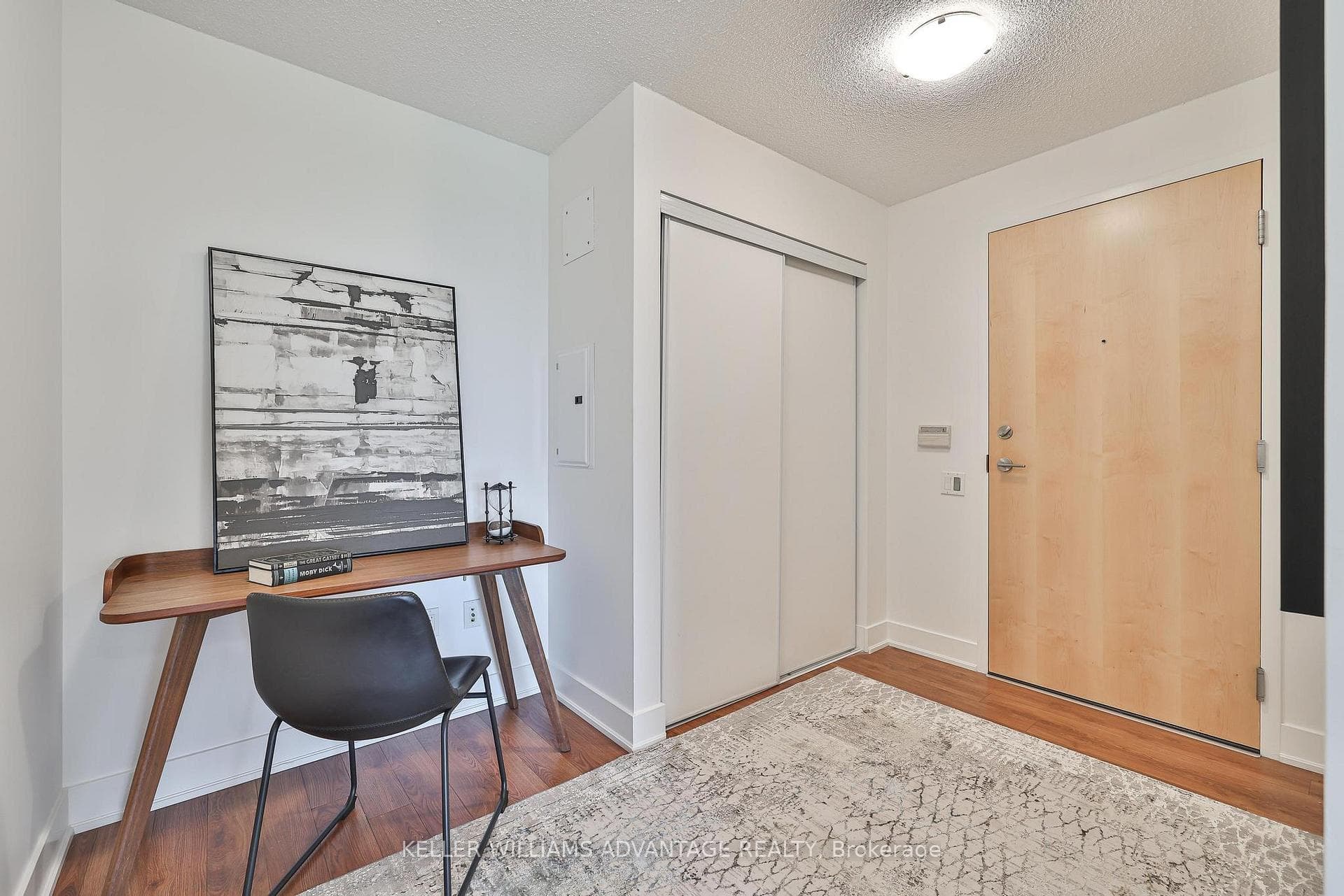1048 Broadview Avenue Unit 1208 photo 8