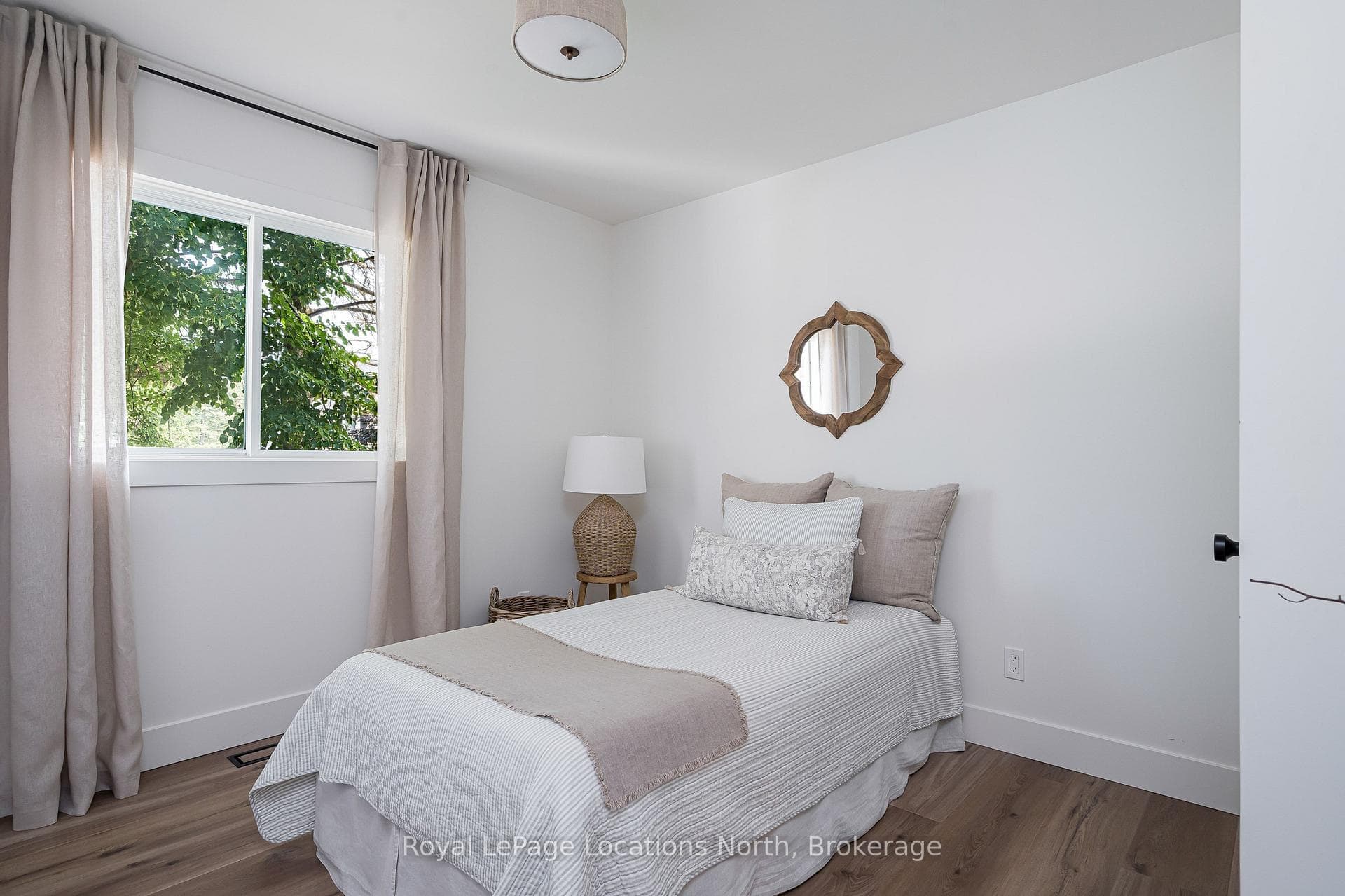 328 Hickory Street photo 23