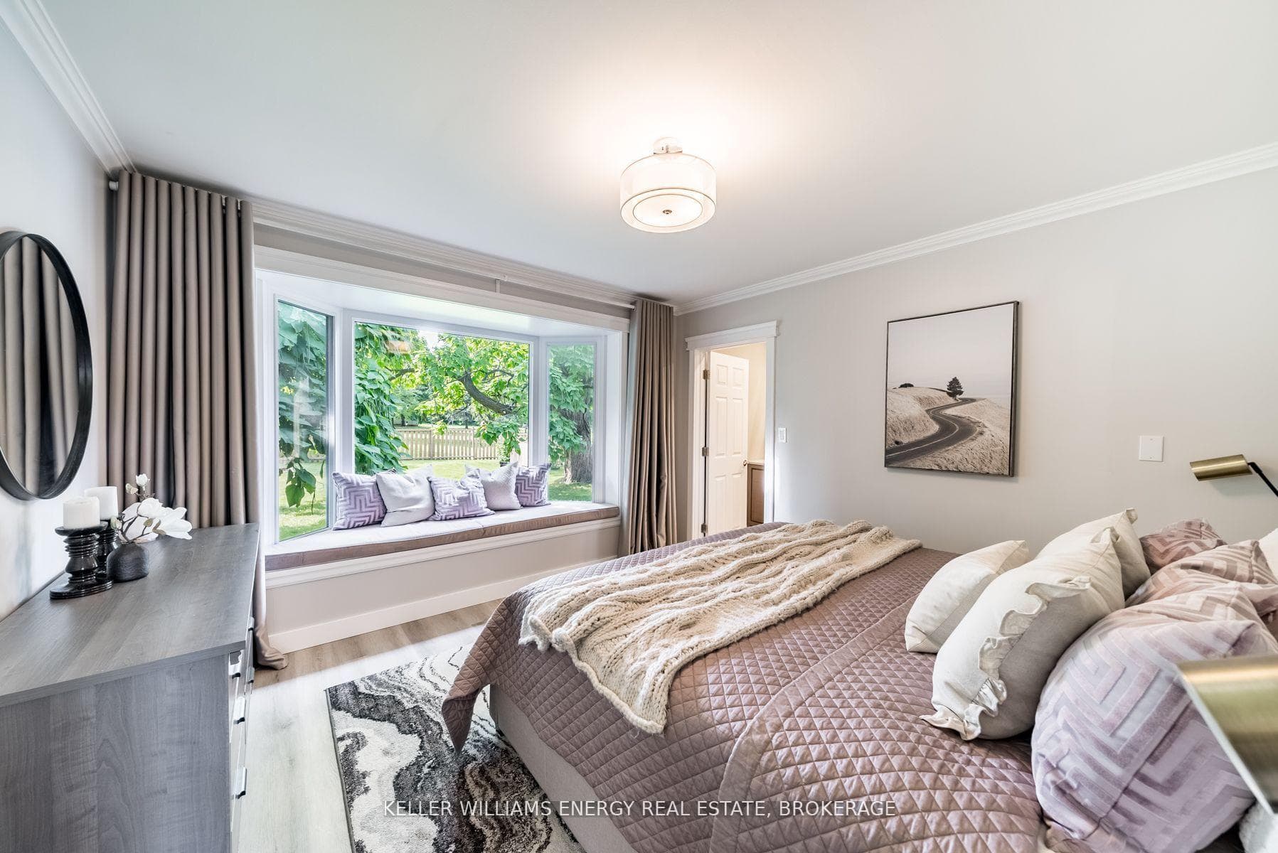 851 Swiss Heights photo 18