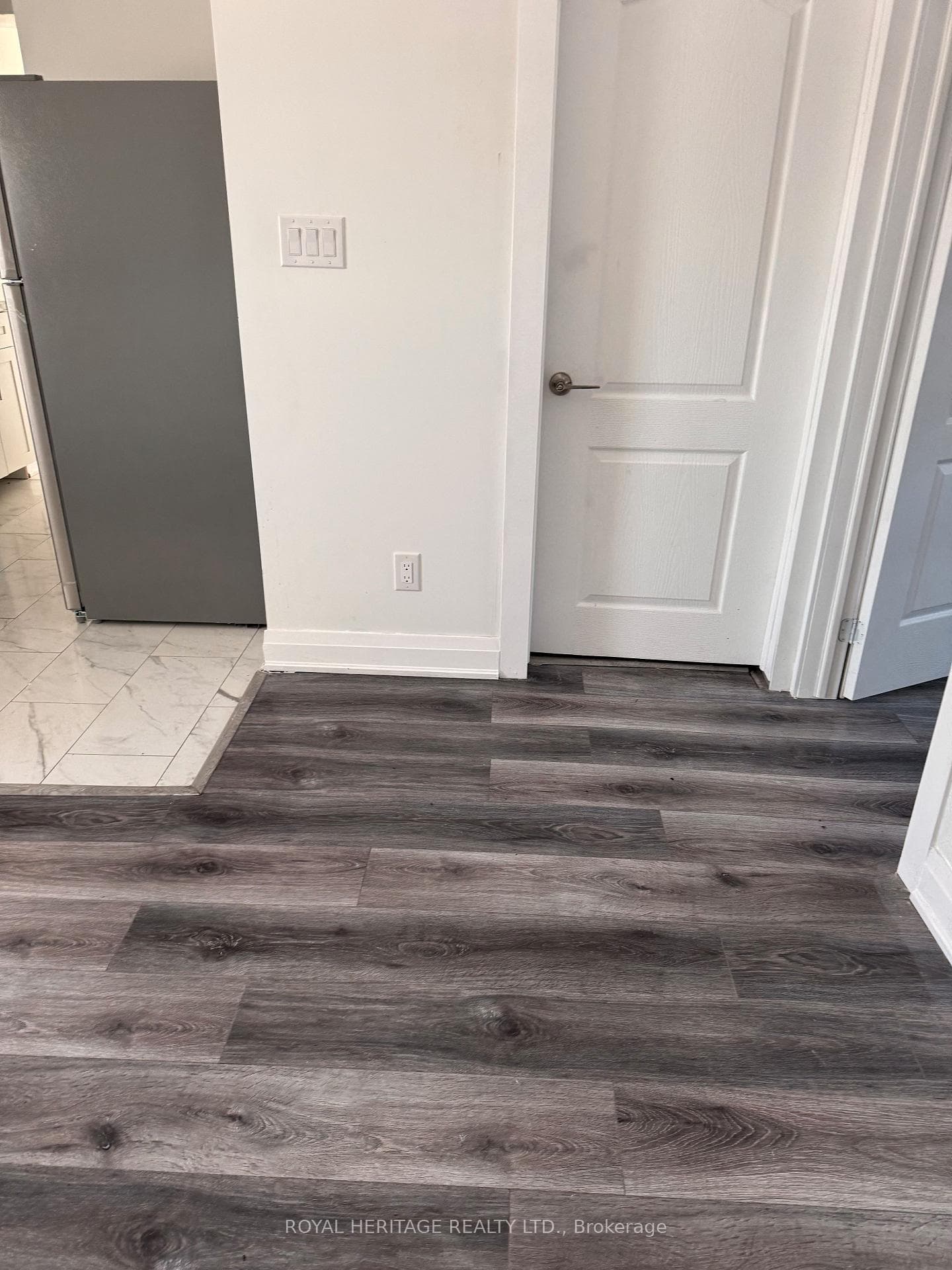 293 Louis Avenue photo 6