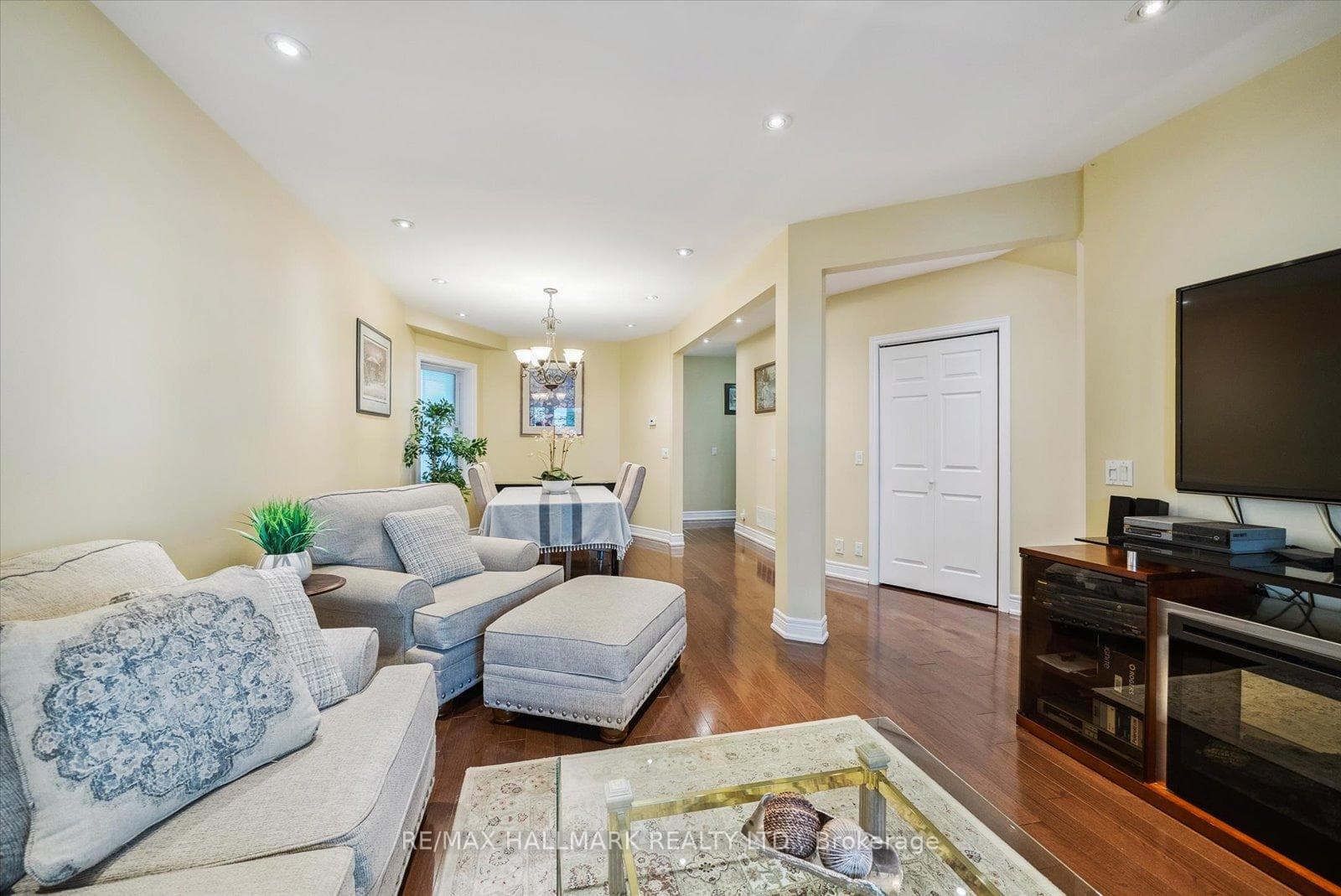 214 Woodbine Avenue photo 8