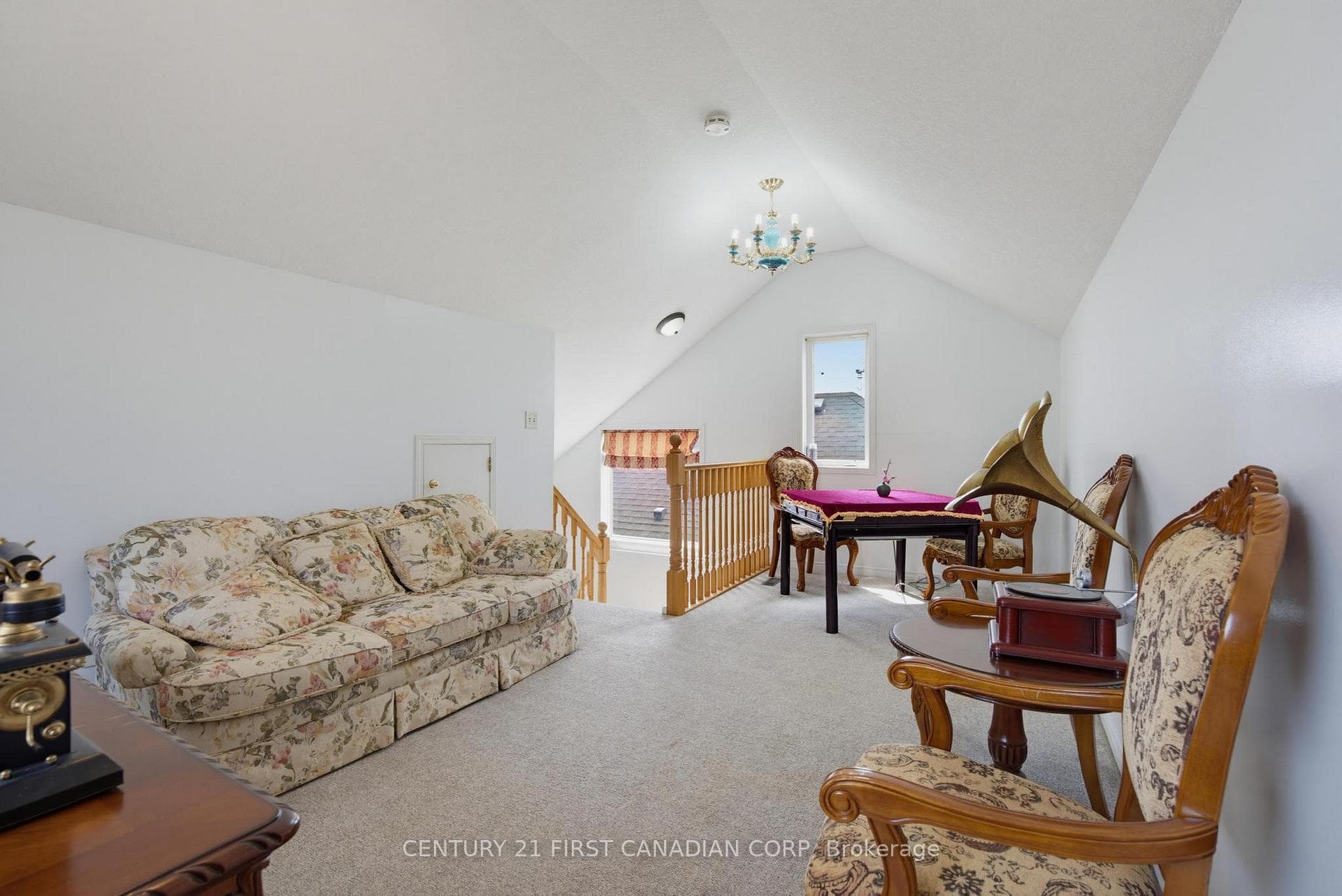 761 BLACKSMITH Street photo 28