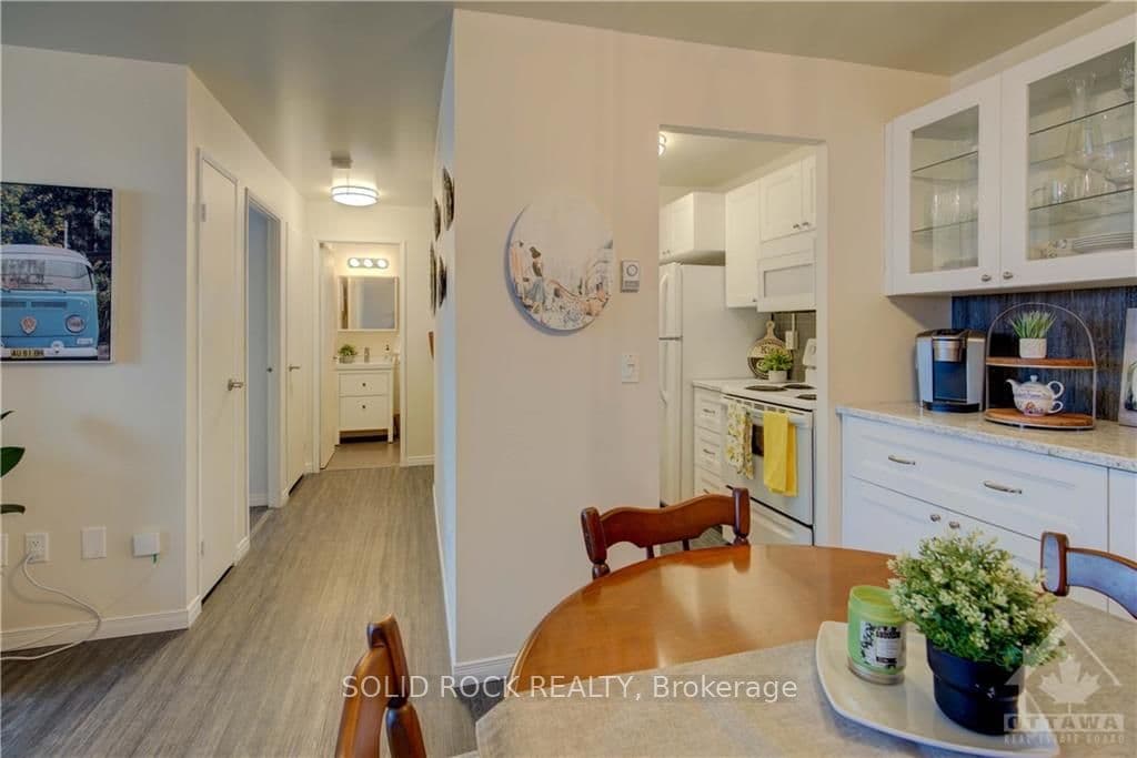 334 QUEEN MARY Road Unit 516 photo 17