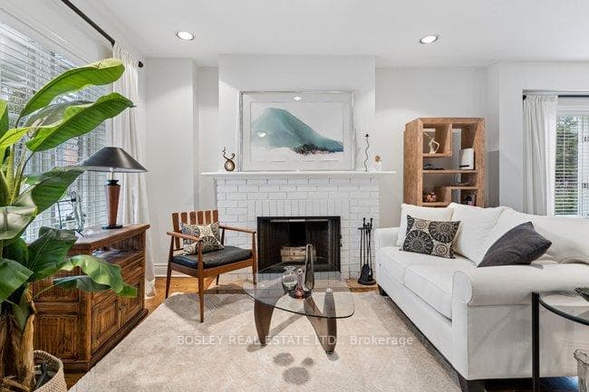 487 Runnymede Road photo 6