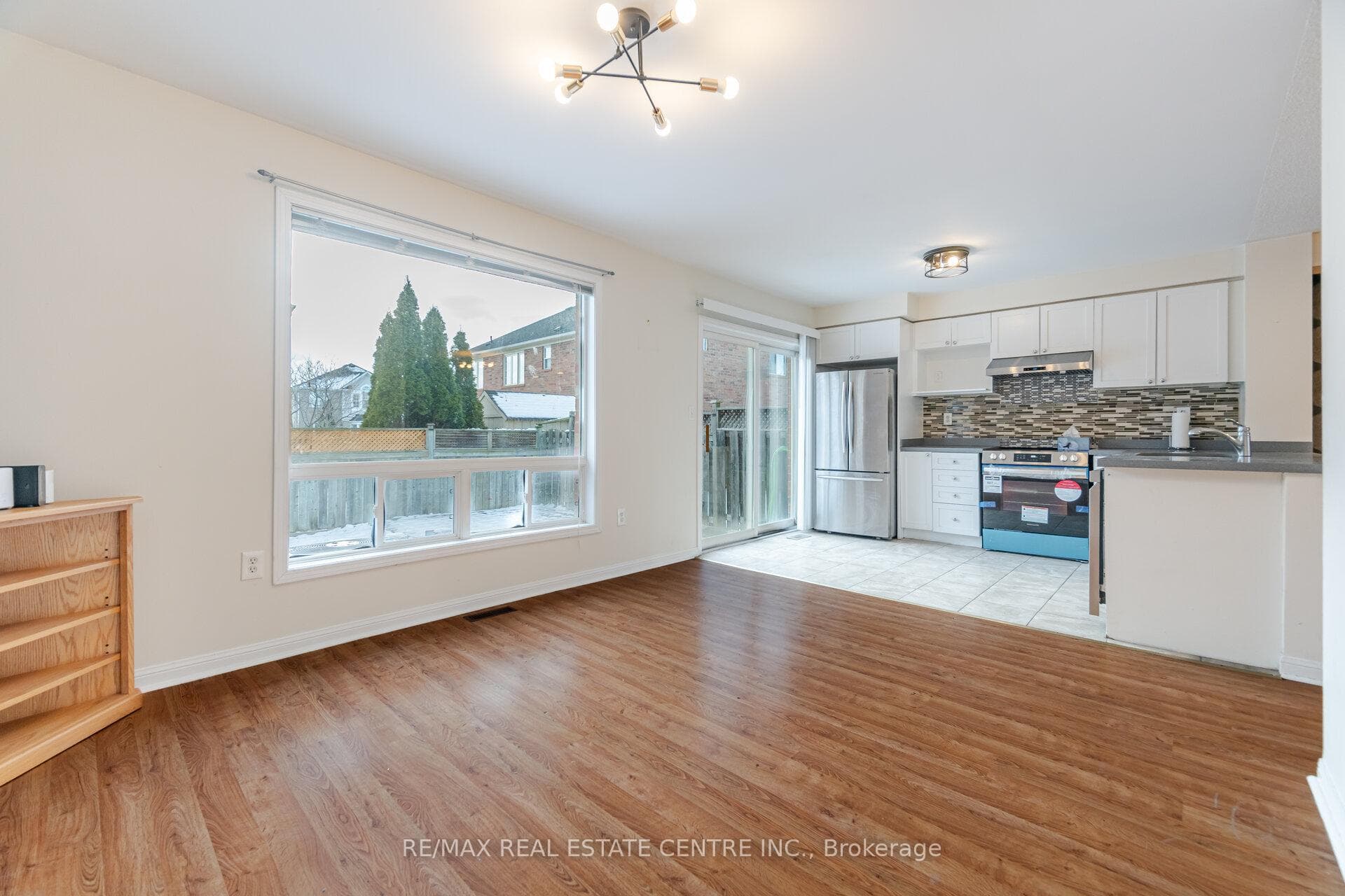 454 Collis Court photo 10