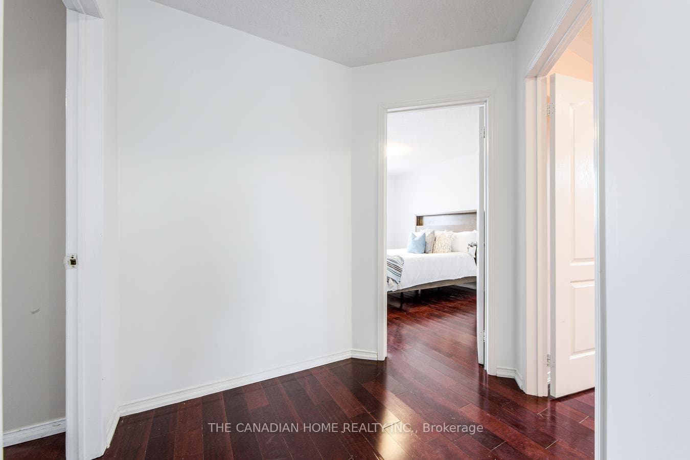 44 EARLSBRIDGE Boulevard photo 24