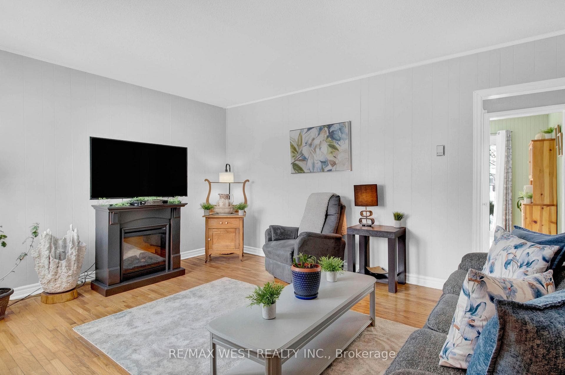 15 Millwood Road photo 3