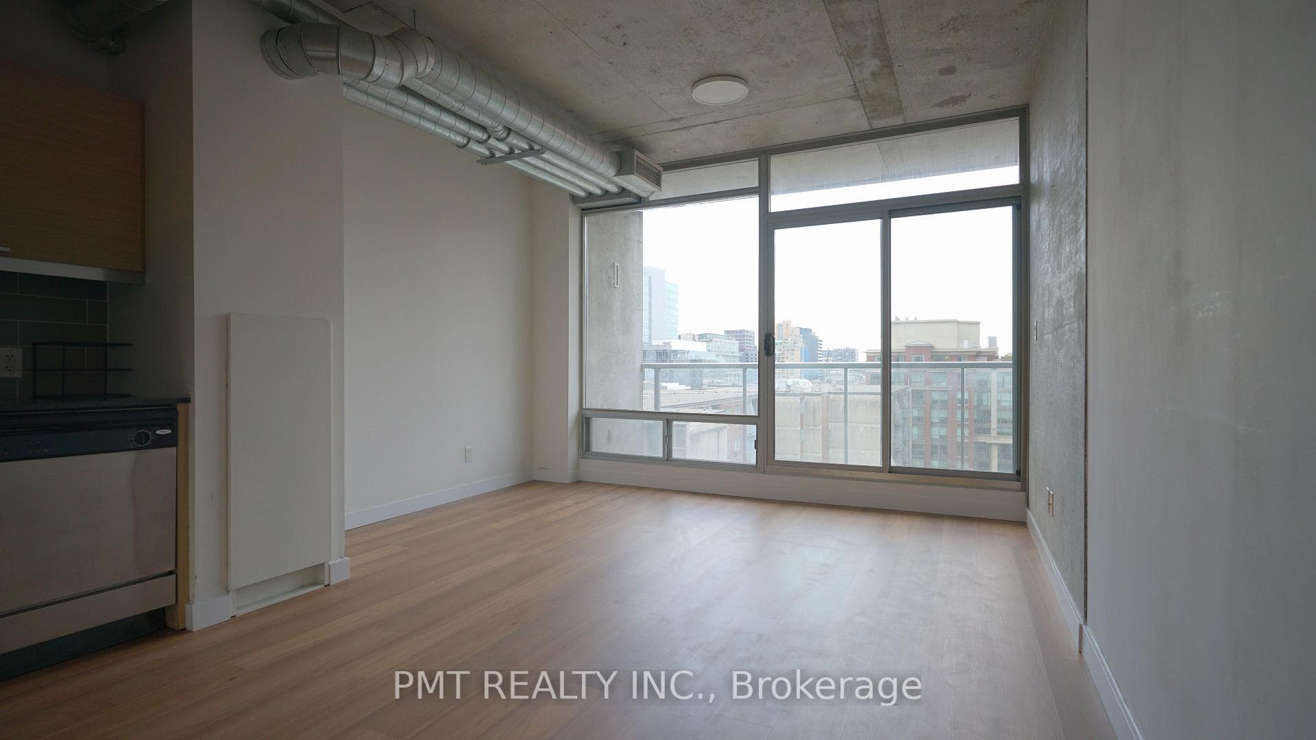 169 John Street Unit 803 photo 4