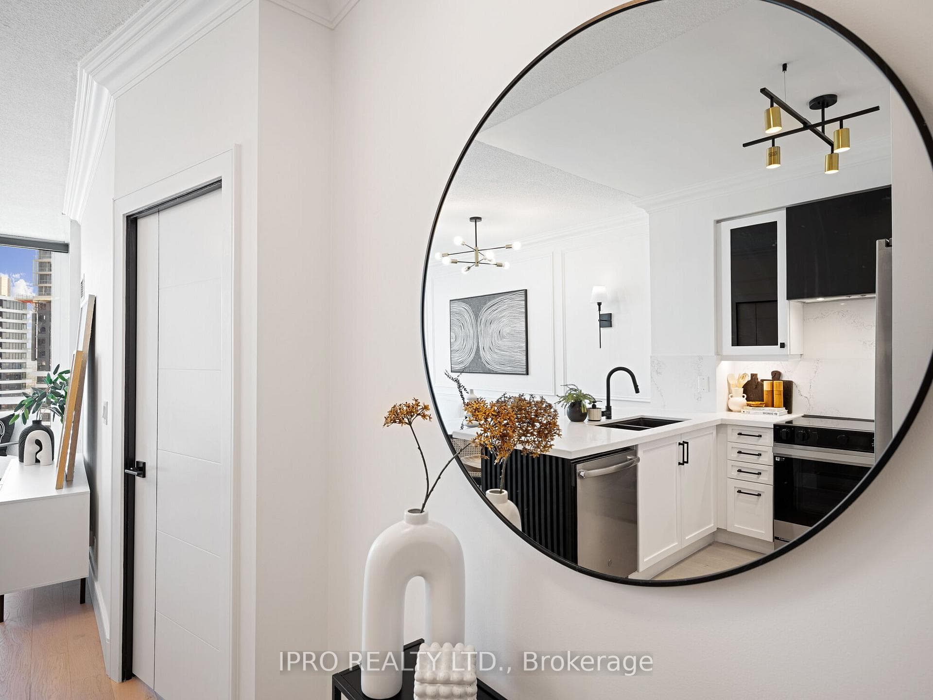 220 Burnhamthorpe Road Unit 2801 photo 17