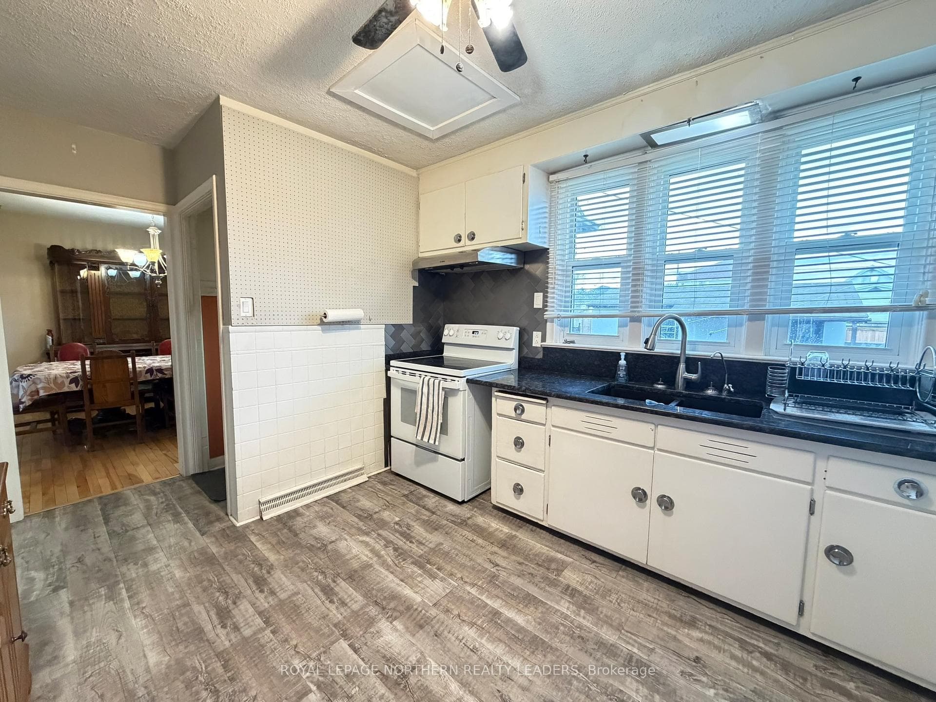 424 Maple Street photo 14