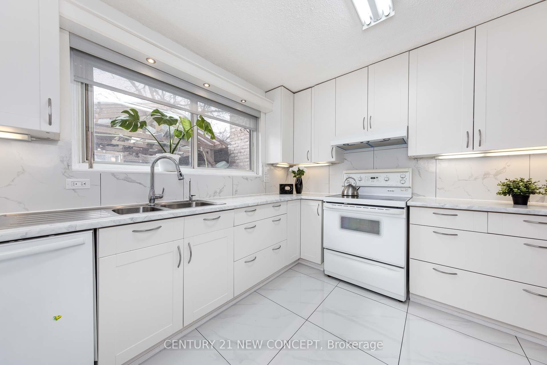 1310 Gulleden Drive Unit 13 photo 11