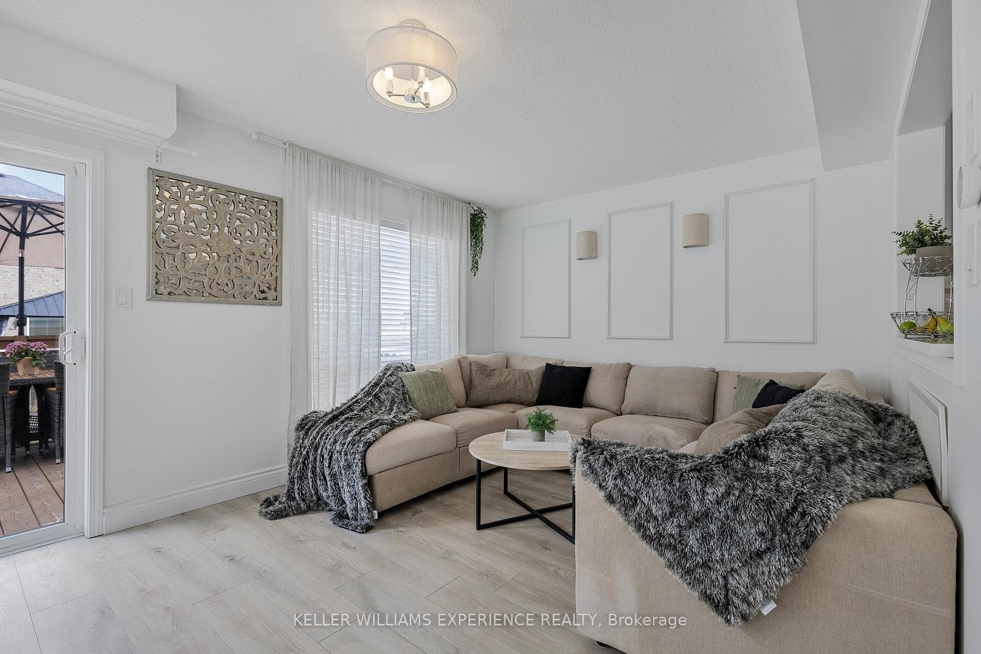 129 Stonemount Crescent photo 8