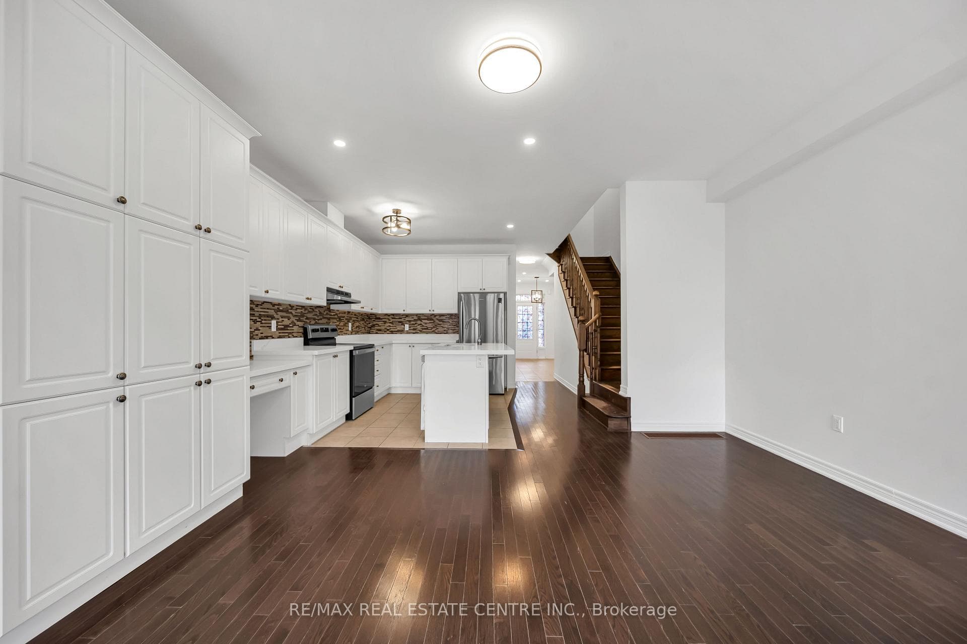 8 Munch Place photo 22