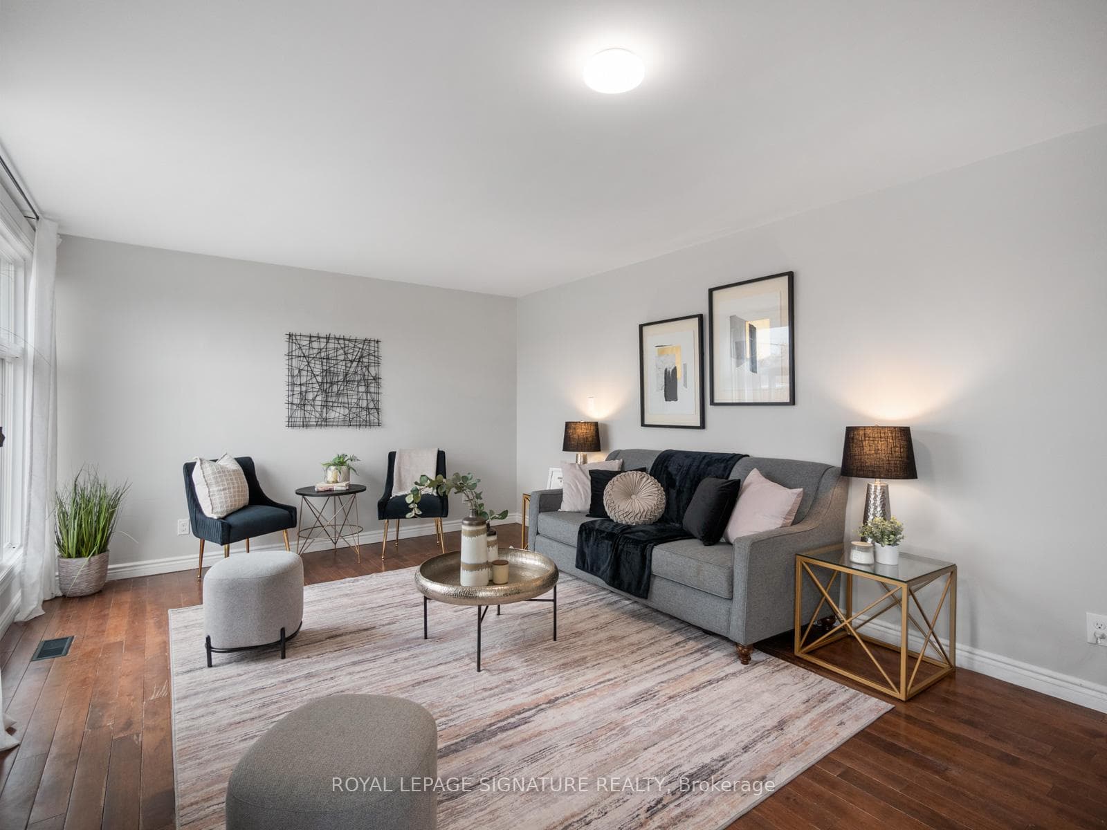 19 Shoreland Crescent photo 8