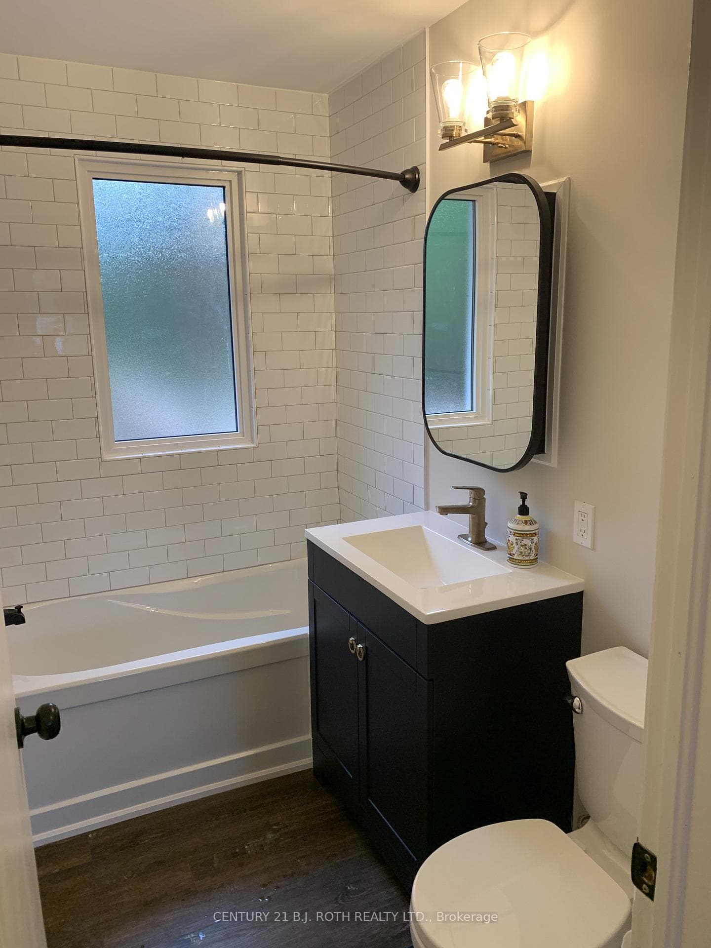 156 Puget Street photo 10