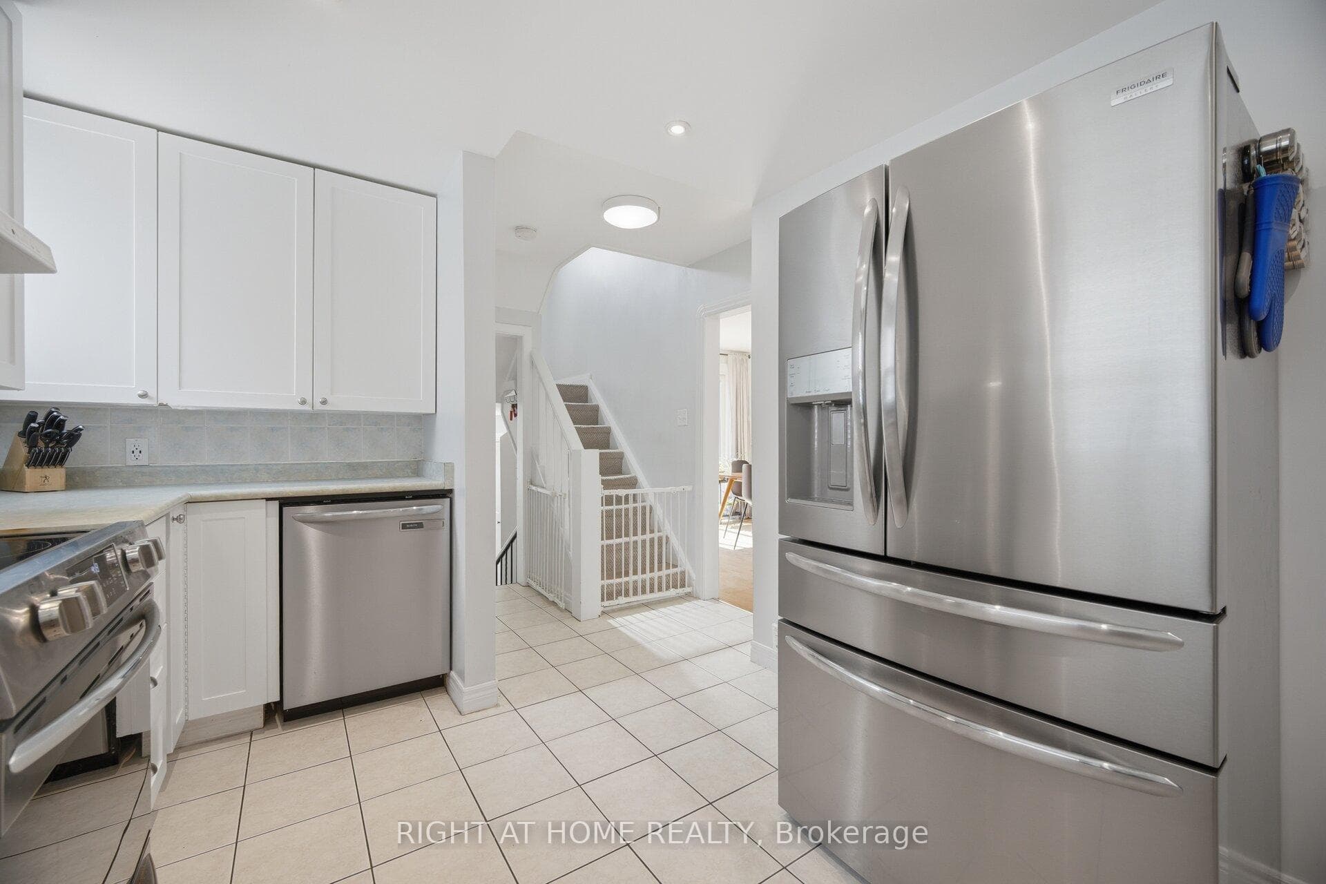 18 Vanbrugh Avenue photo 4