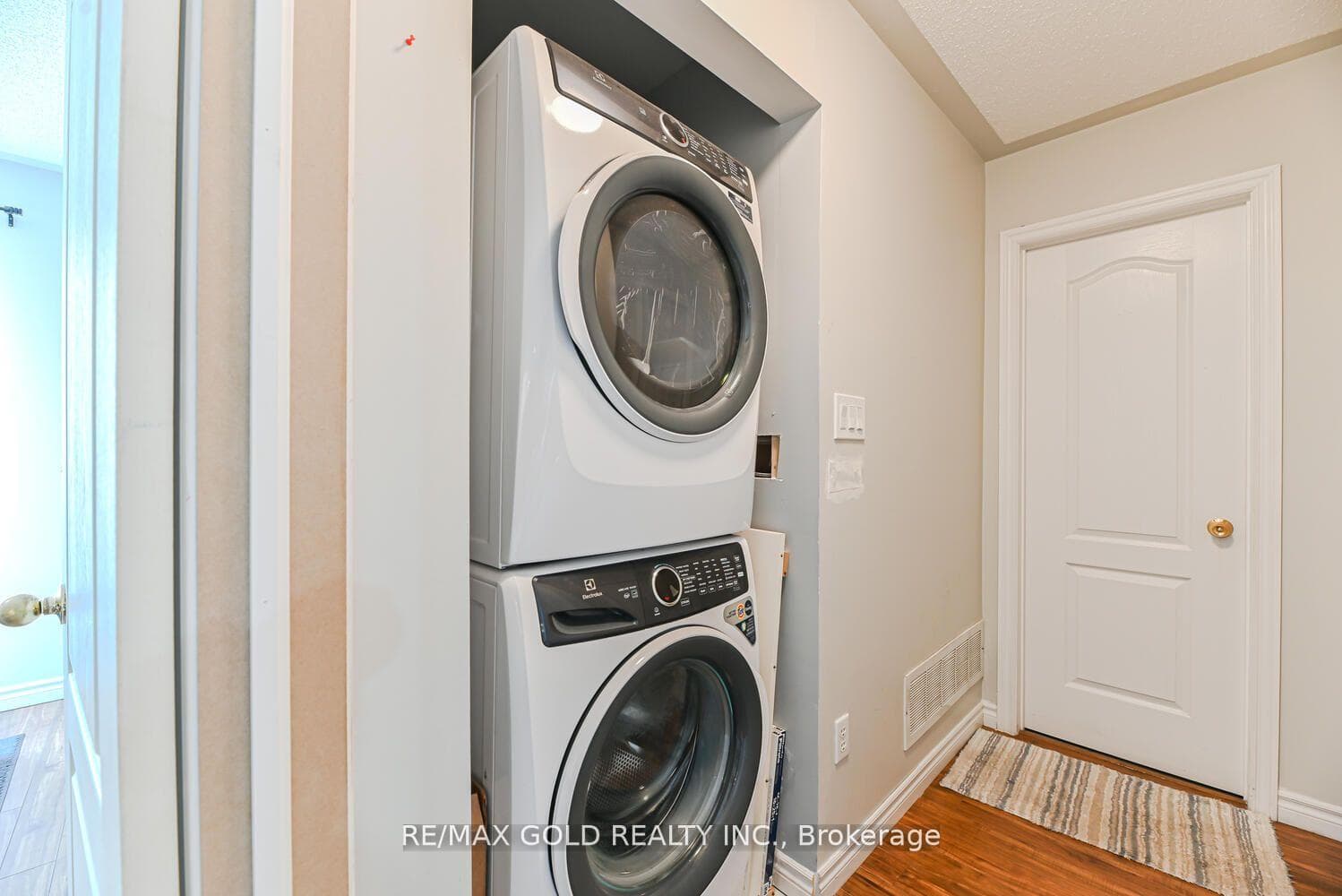 14 Topiary Lane photo 18