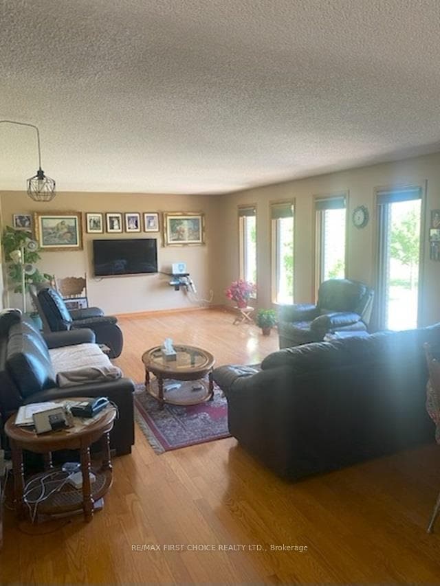 2835 Dawson Road photo 9