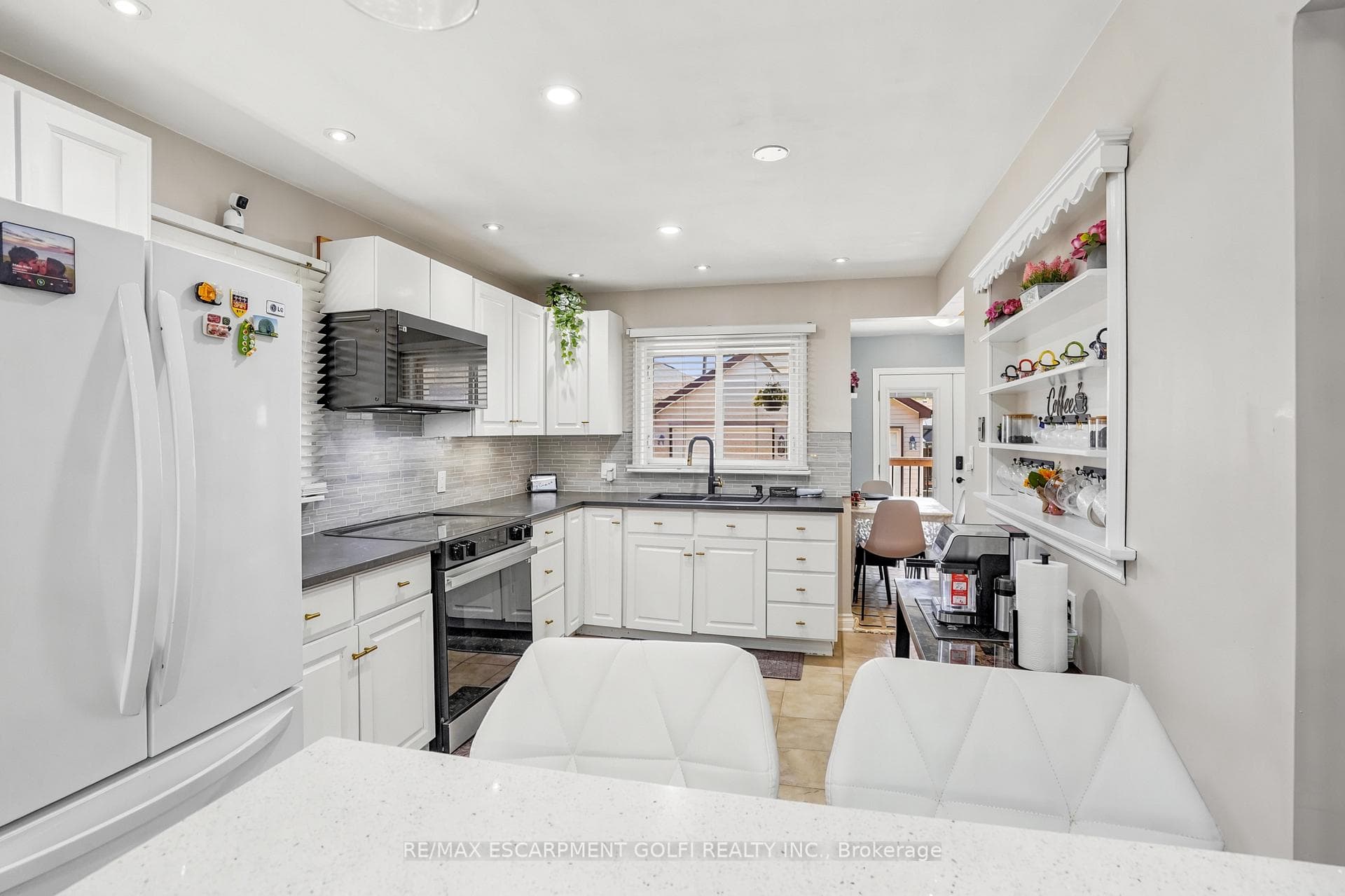 6902 Dell Avenue photo 8