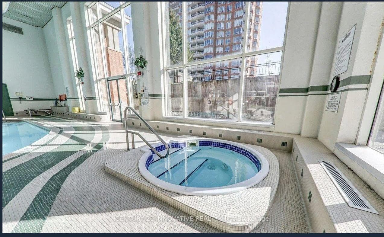430 McLevin Avenue Unit 402 photo 21