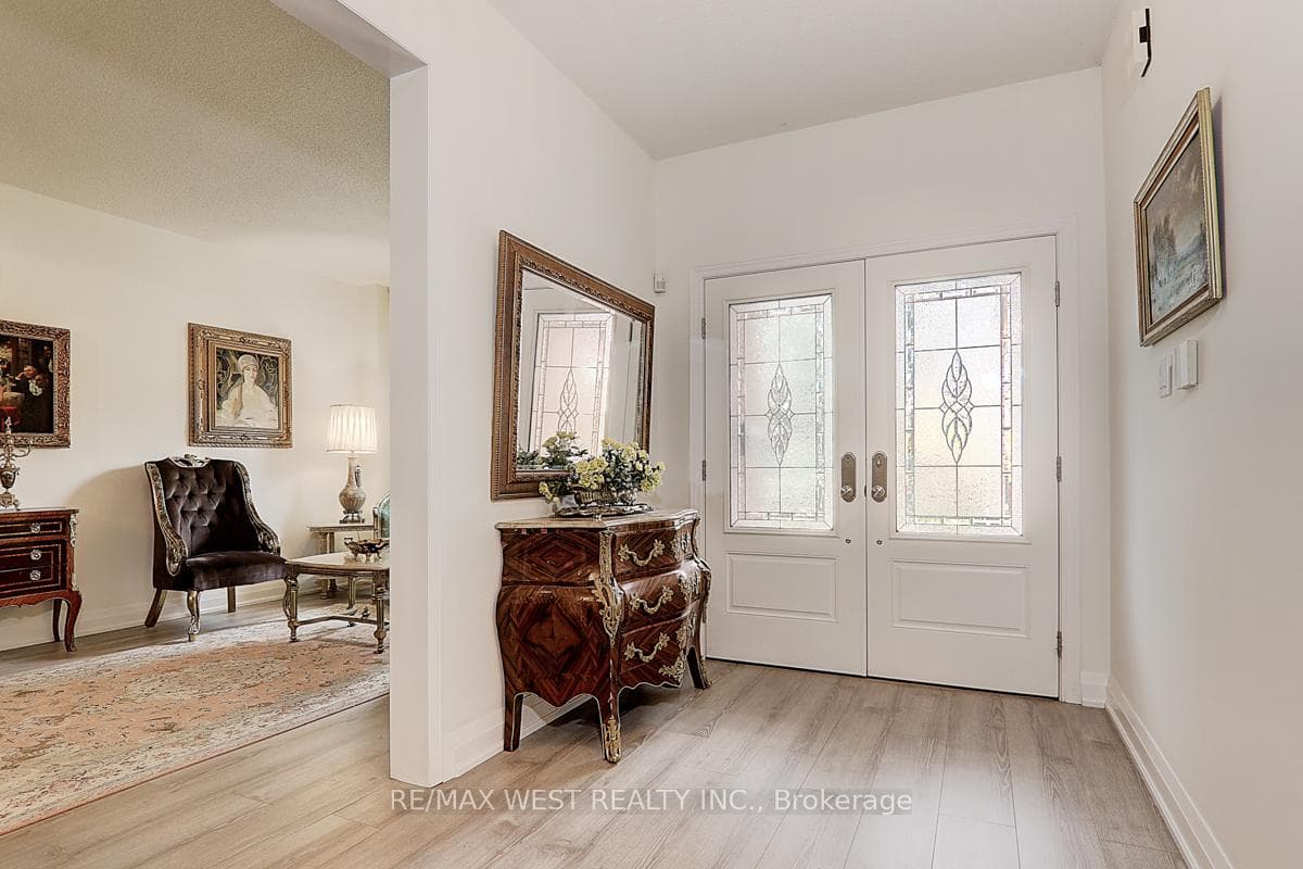 49 Batson Drive photo 4