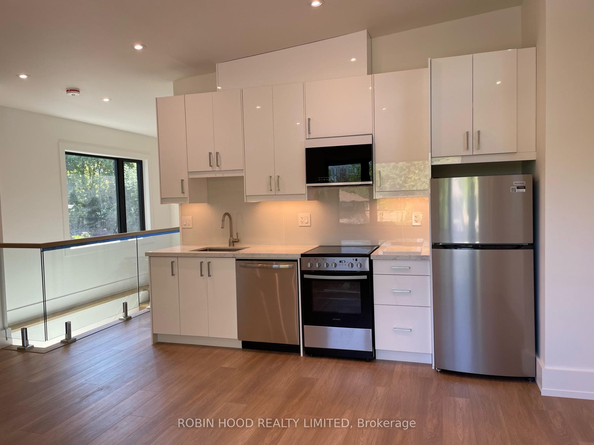 44 Somerdale Square Unit Upper photo 7