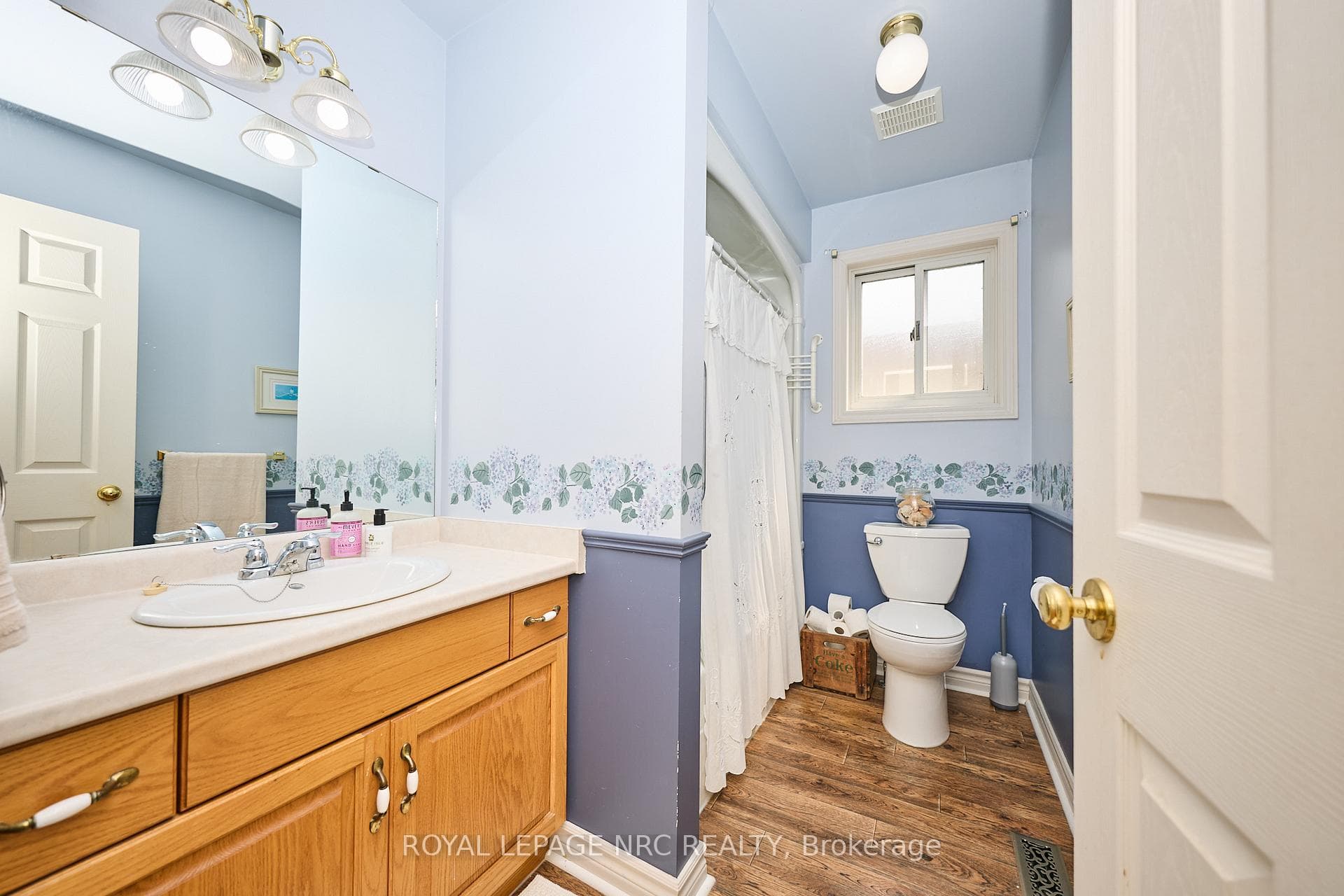 Main Floor Bathoom