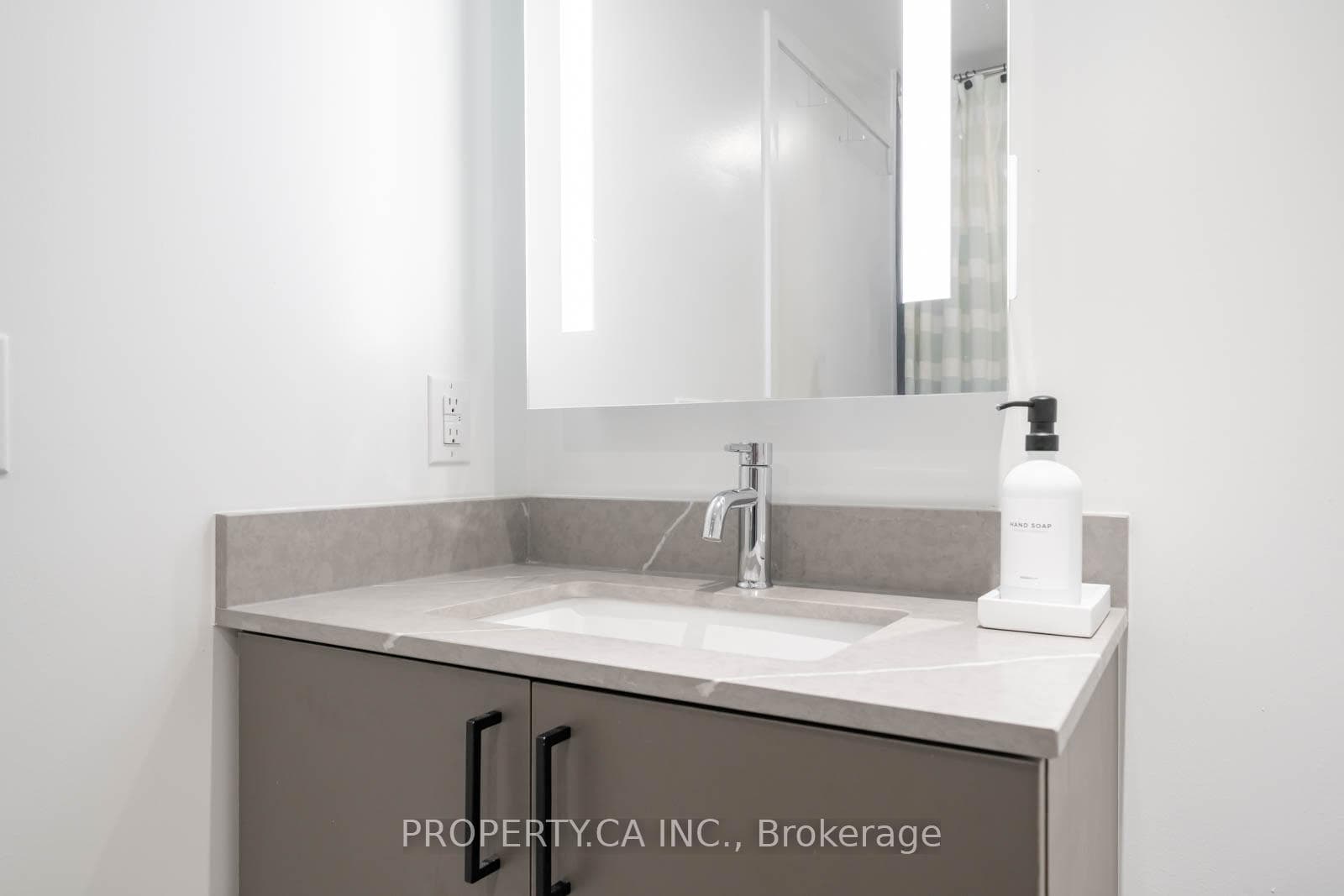 135 East Liberty Street Unit 2701 photo 14