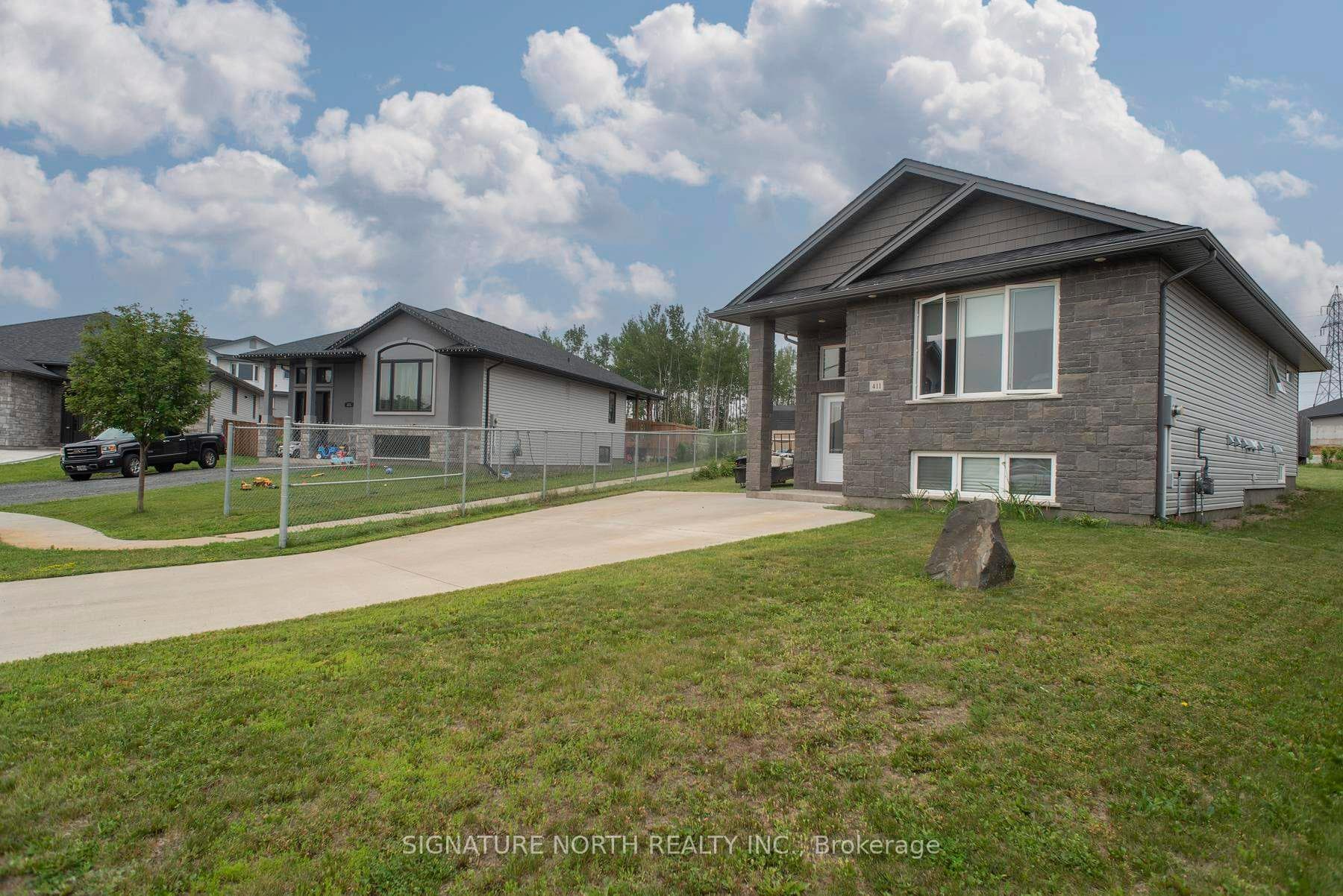 411 Silverstone Place photo 2