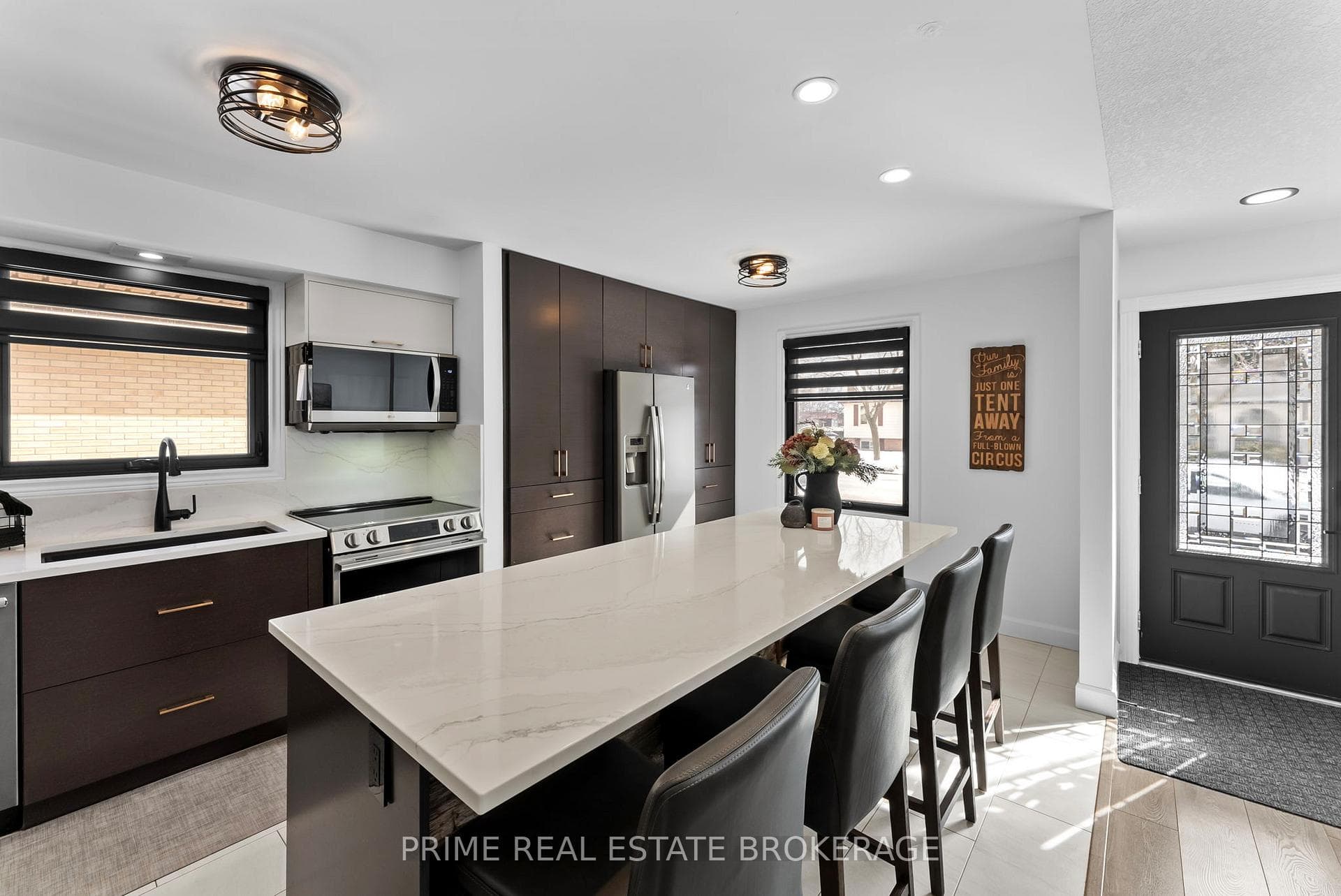 484 Ferndale Avenue photo 9
