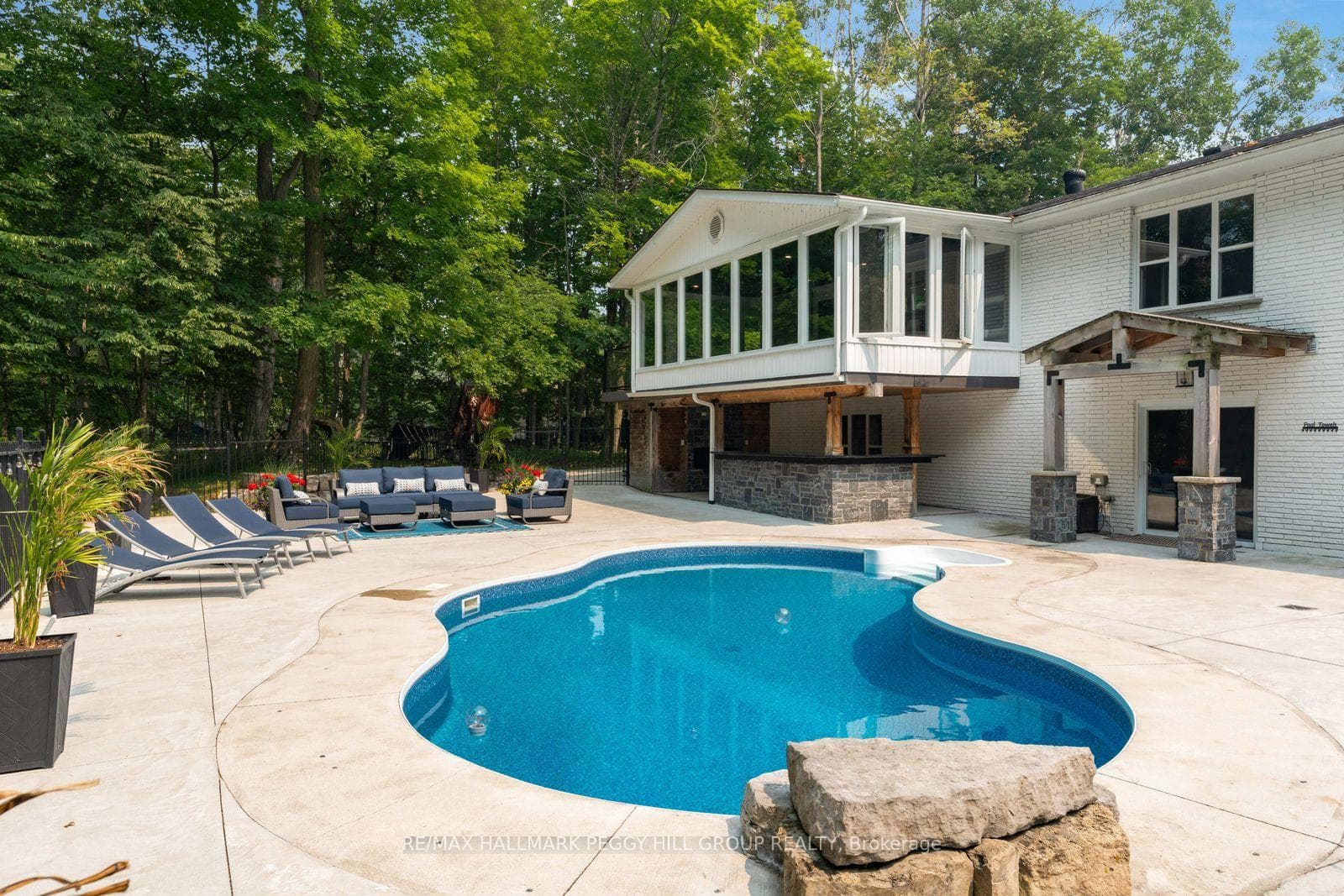 1814 Quantz Crescent photo 28