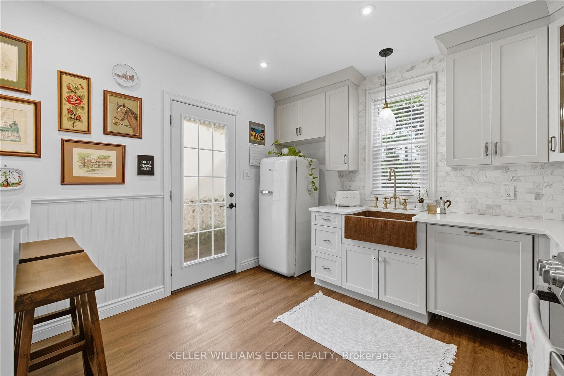 163 Grosvenor Avenue photo 1