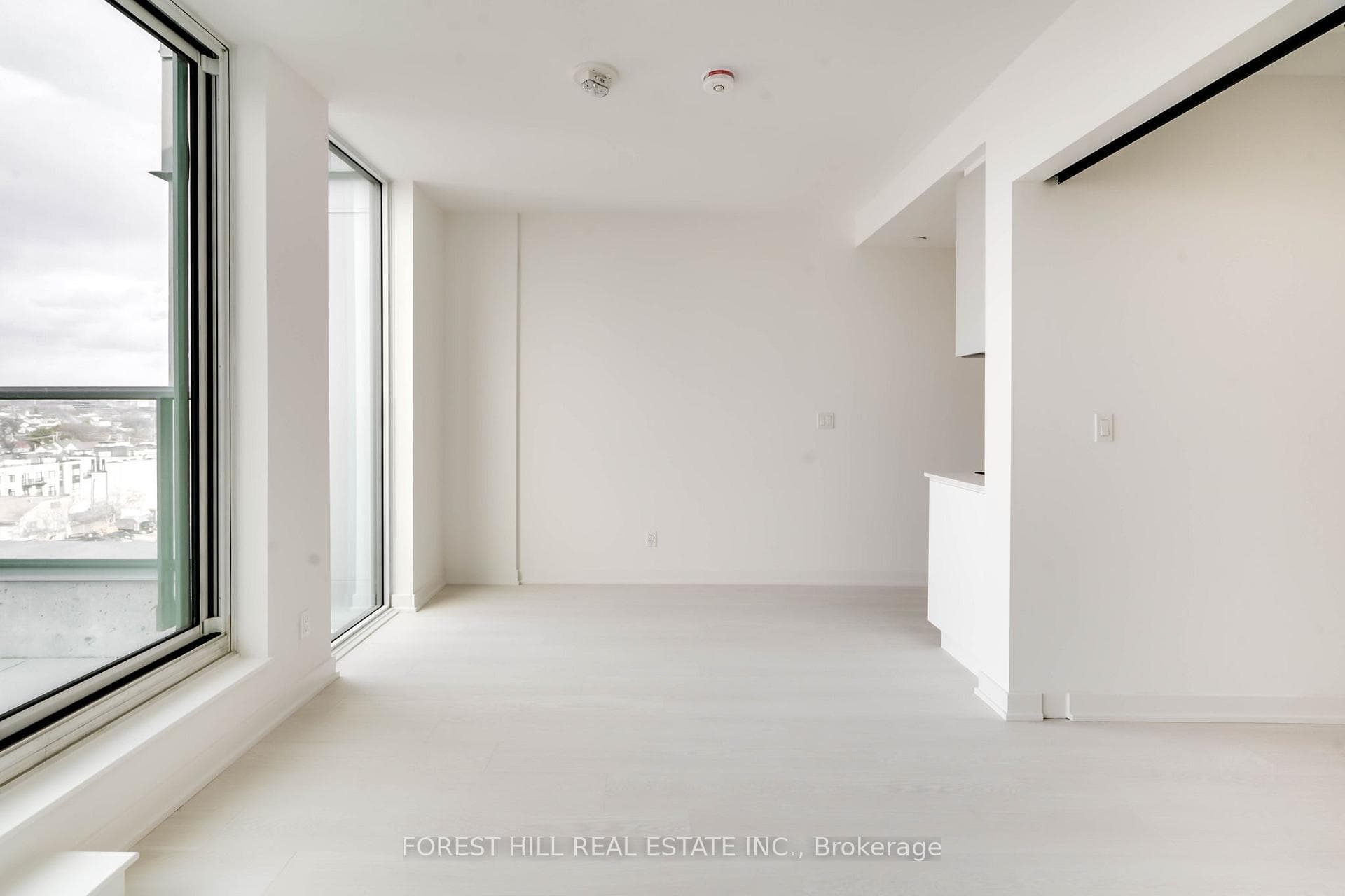 57 Brock Avenue Unit 701 photo 16