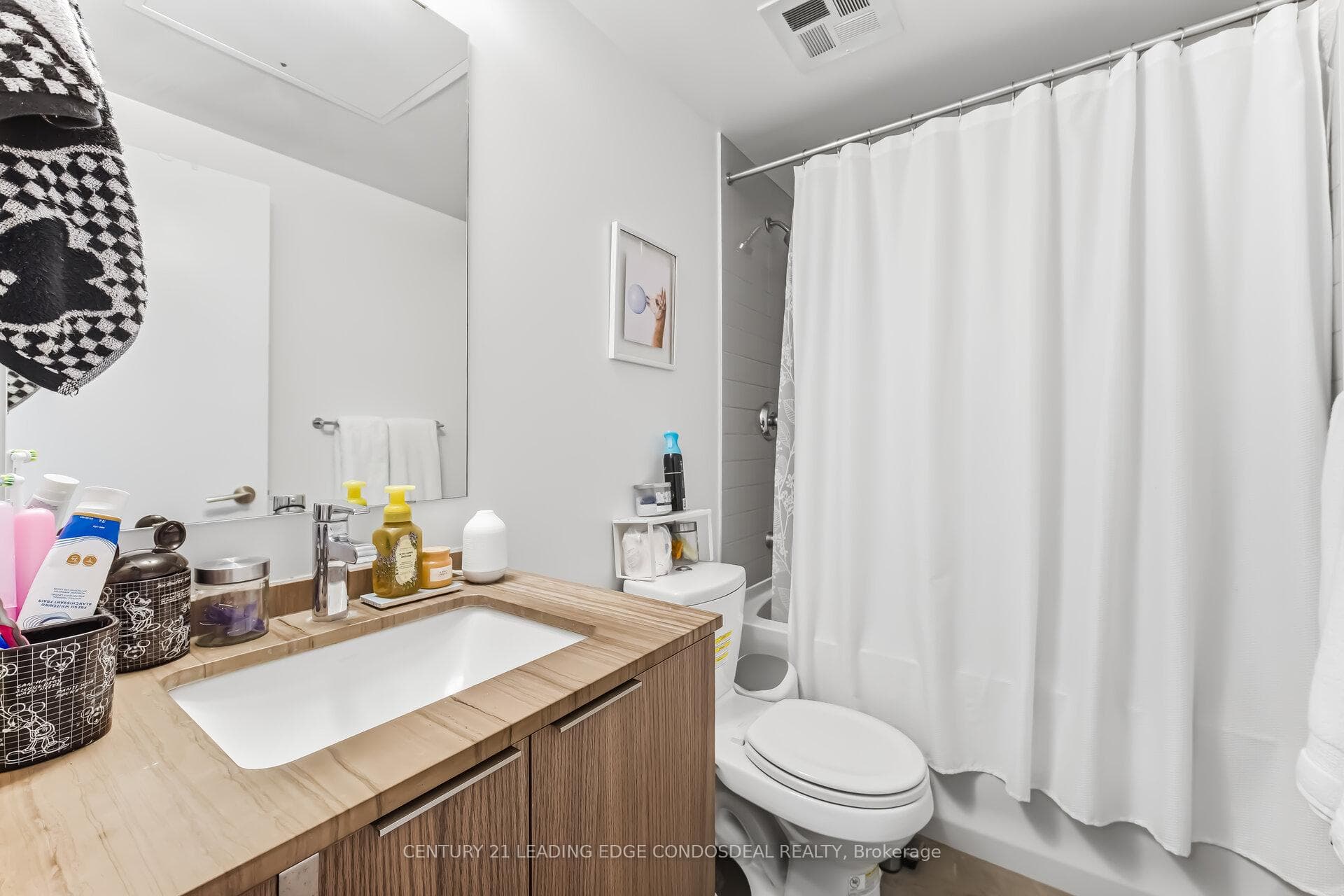 11 Wellesley Street Unit 3703 photo 21