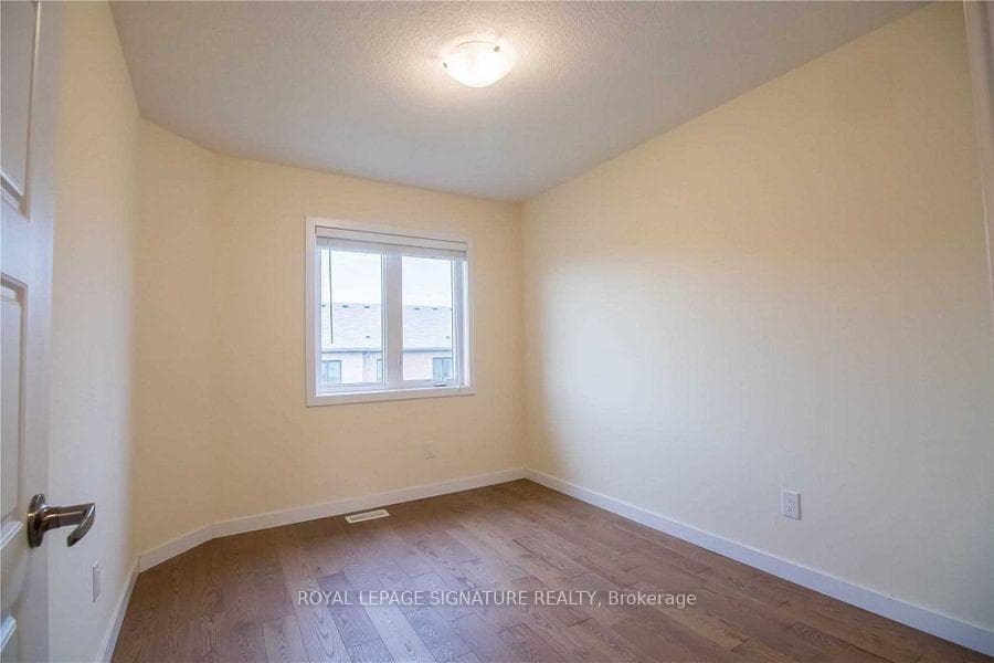 76 Scarletwood Street photo 31