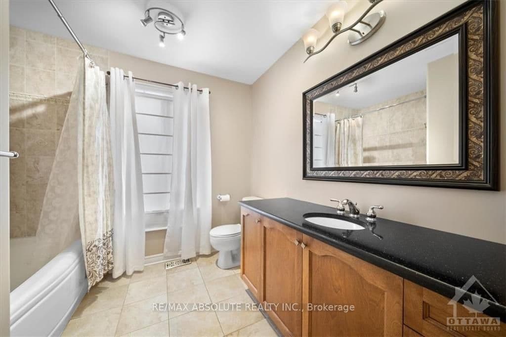 33 HARTSMERE Drive photo 24