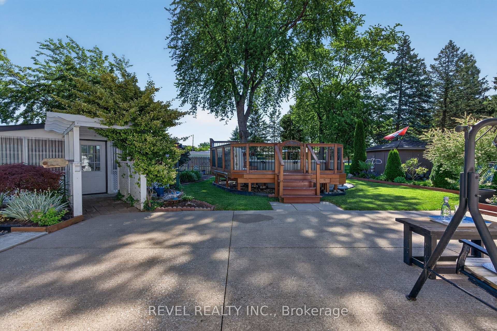 1804 St. Anne Street photo 35