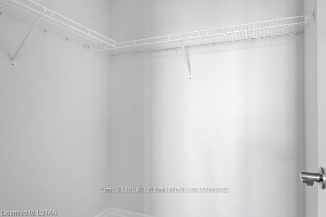 261 PITTOCK PARK Road Unit 8 photo 32