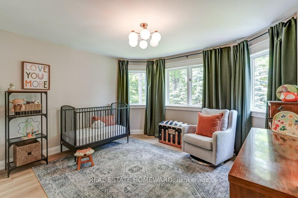 98 Woodview Drive photo 34