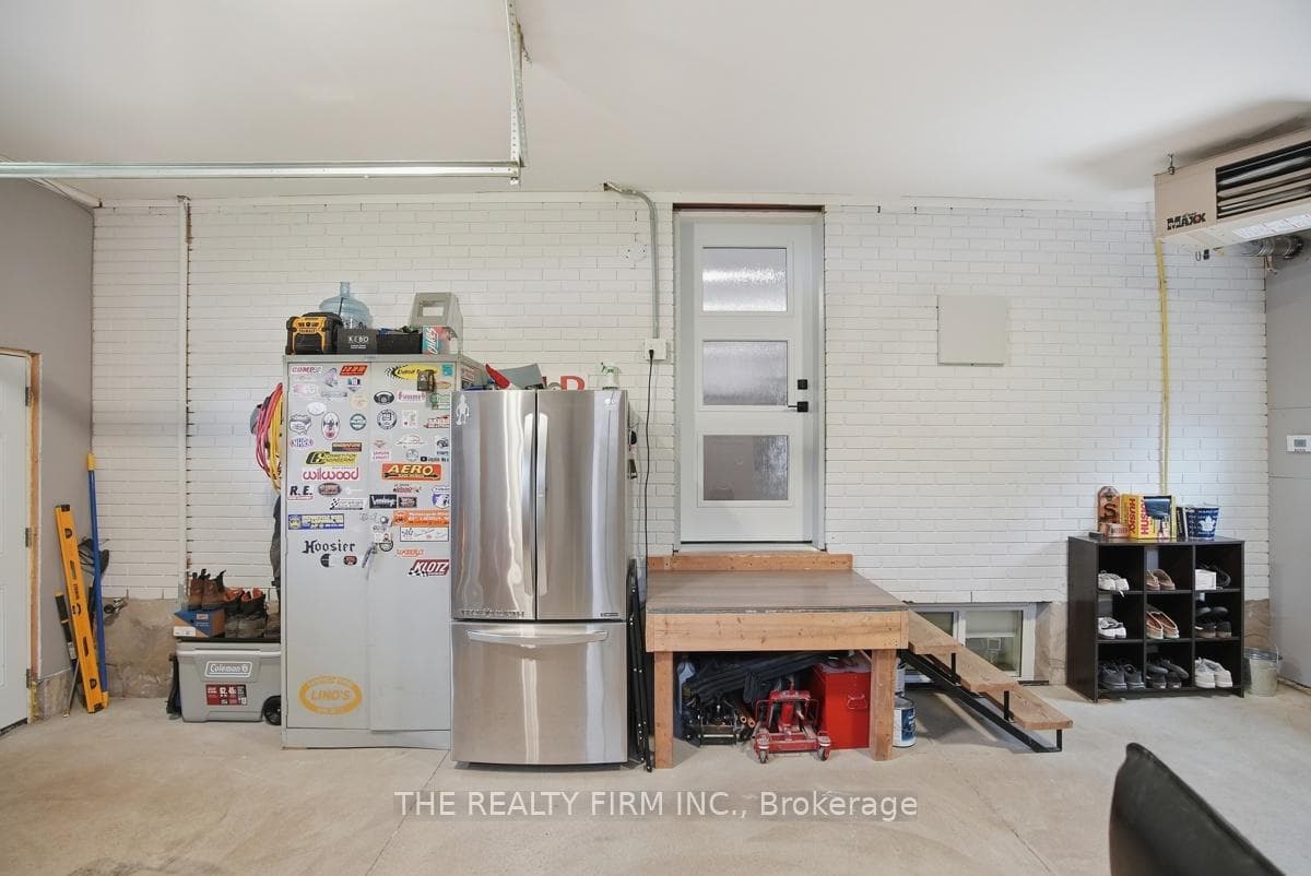 187 Byron Street photo 34