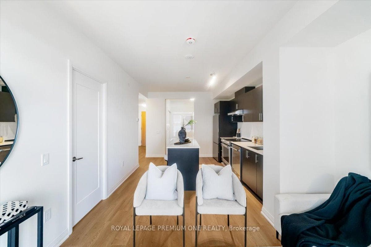 8960 Jane Street Unit 2102 photo 23