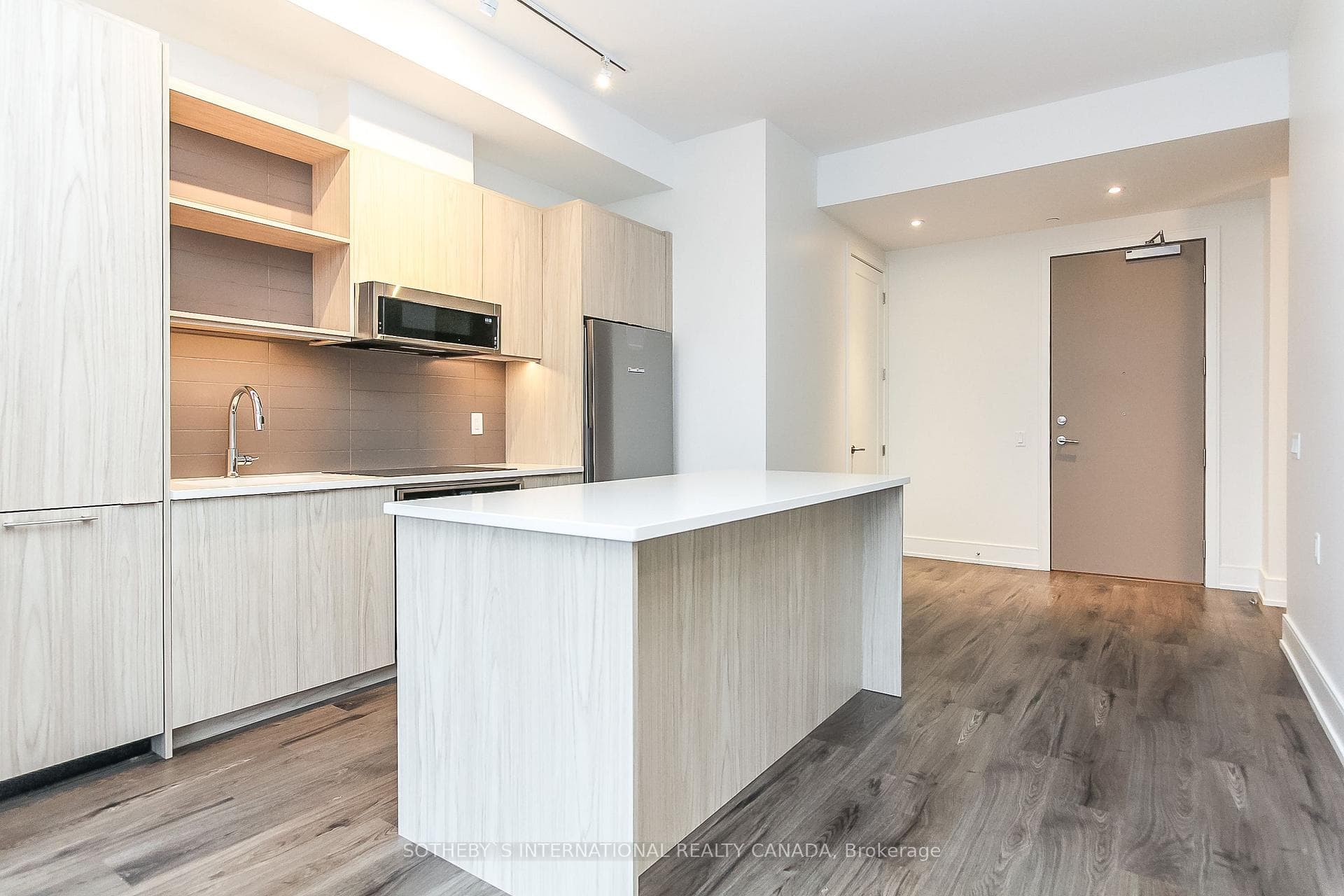 185 Dunlop Street Unit 919 photo 8