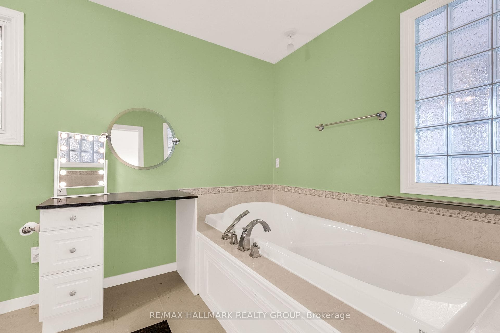 7316 Flewellyn Road photo 35