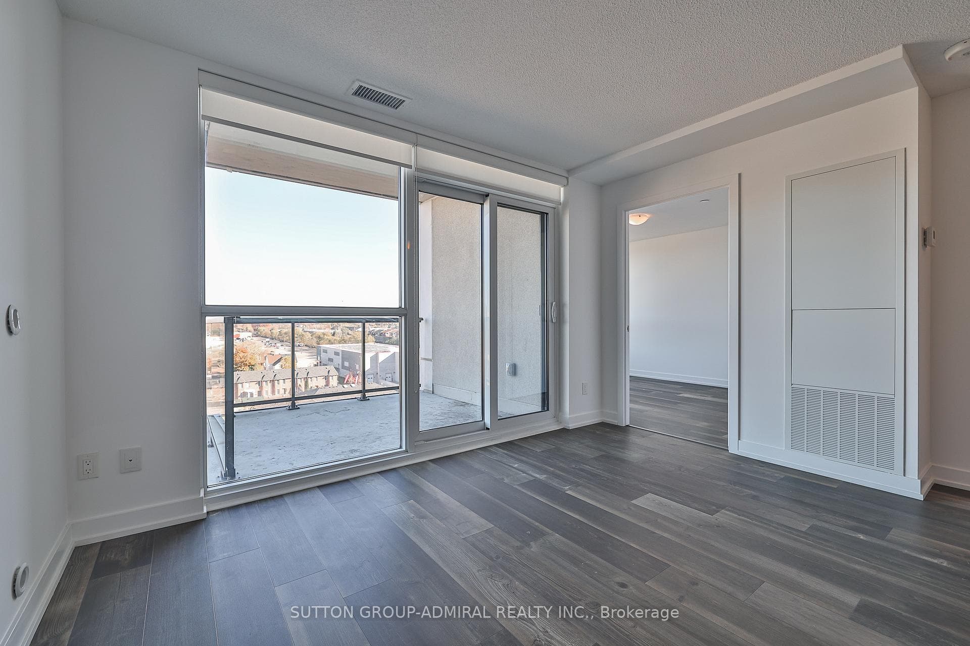 8 Trent Avenue Unit 809 photo 9