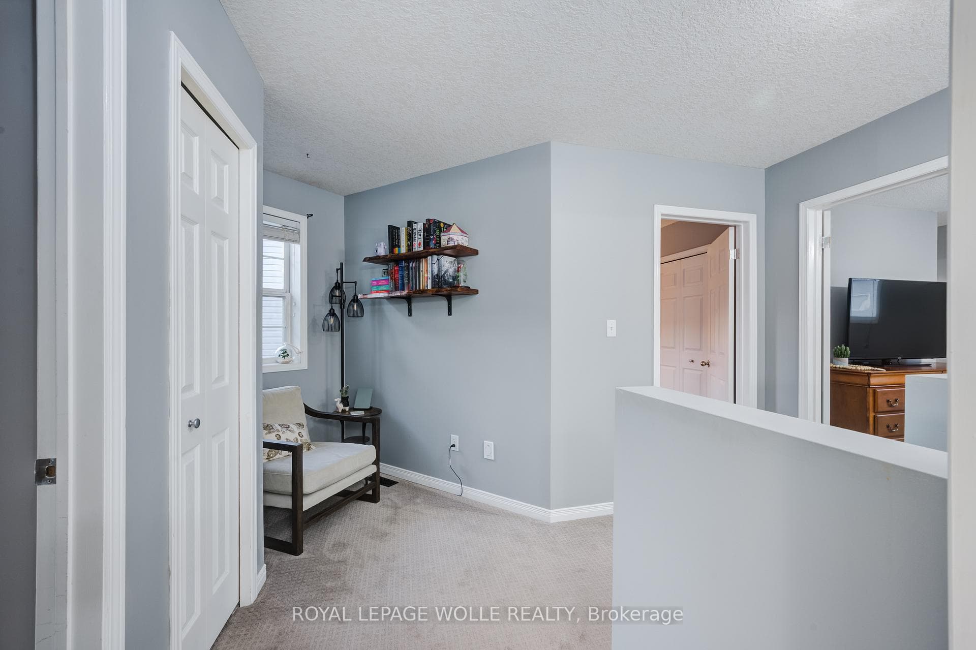 545 Sales Drive photo 16