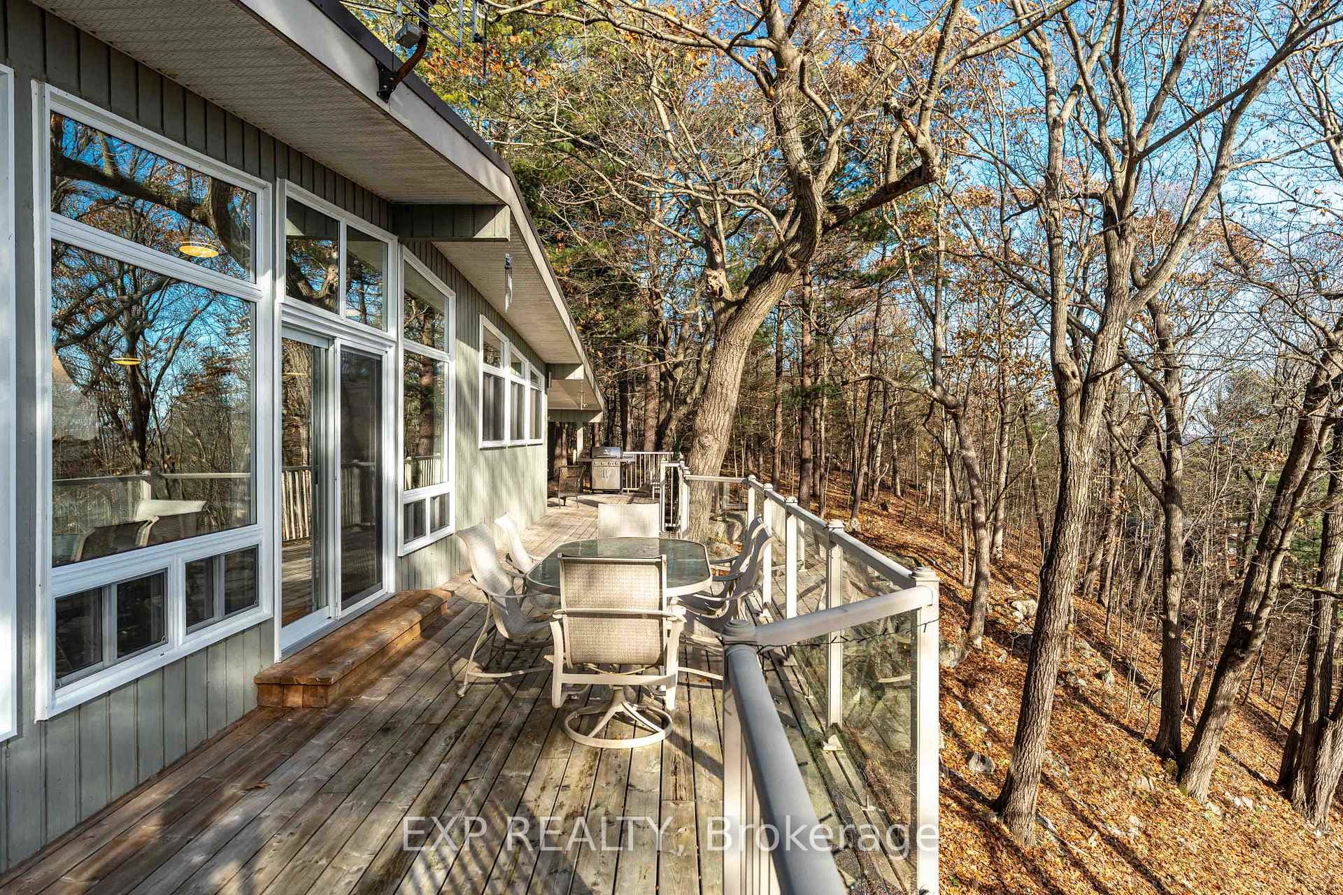 Upper level deck