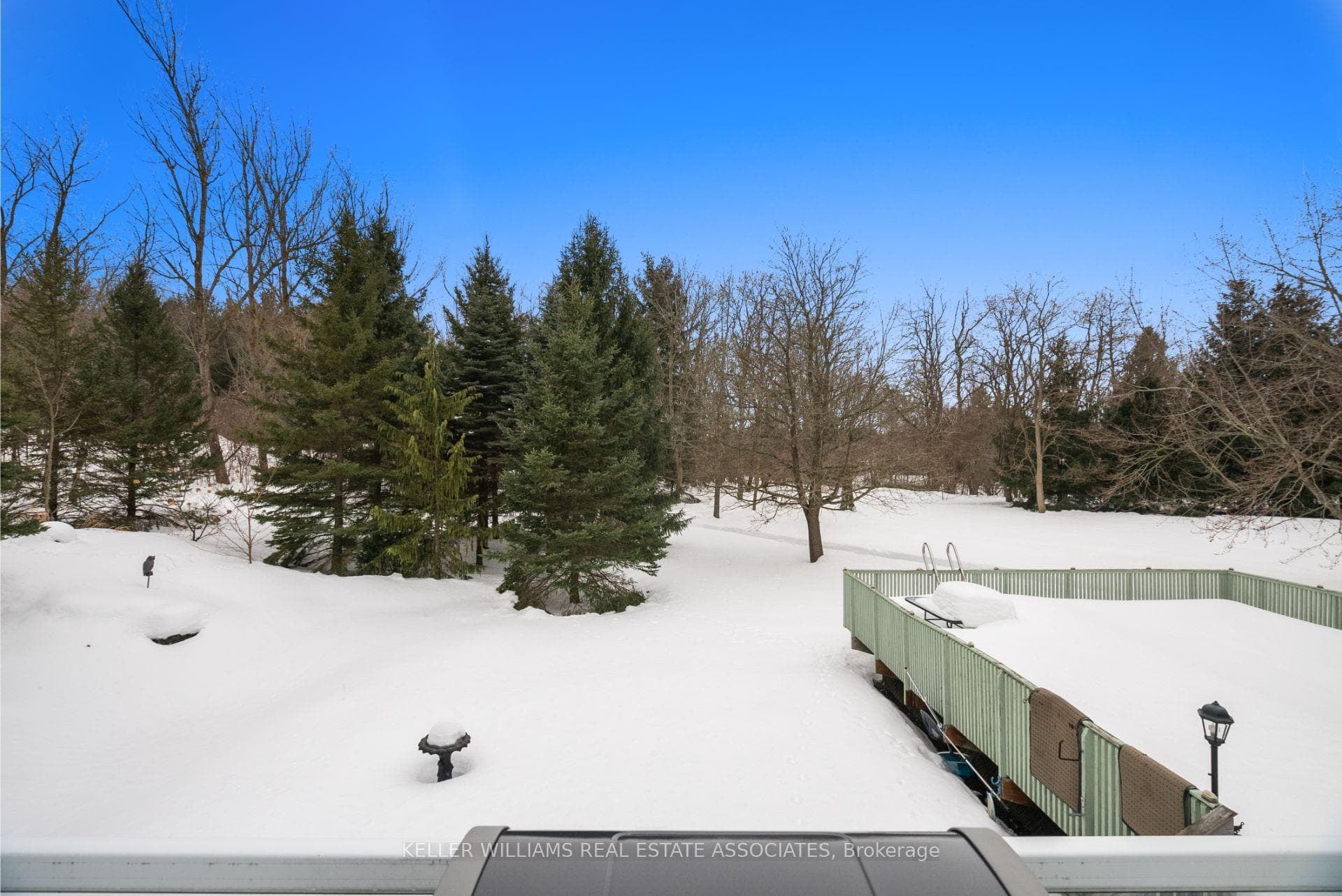 8 Hilltop Crescent photo 37